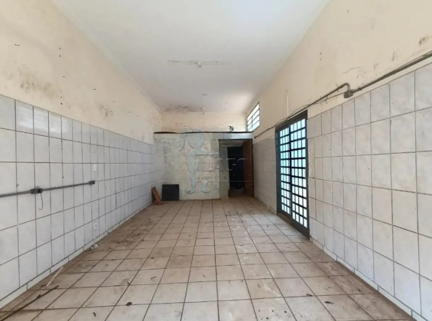 Alugar Comercial padrão / Salão em Ribeirão Preto R$ 810,00 - Foto 1