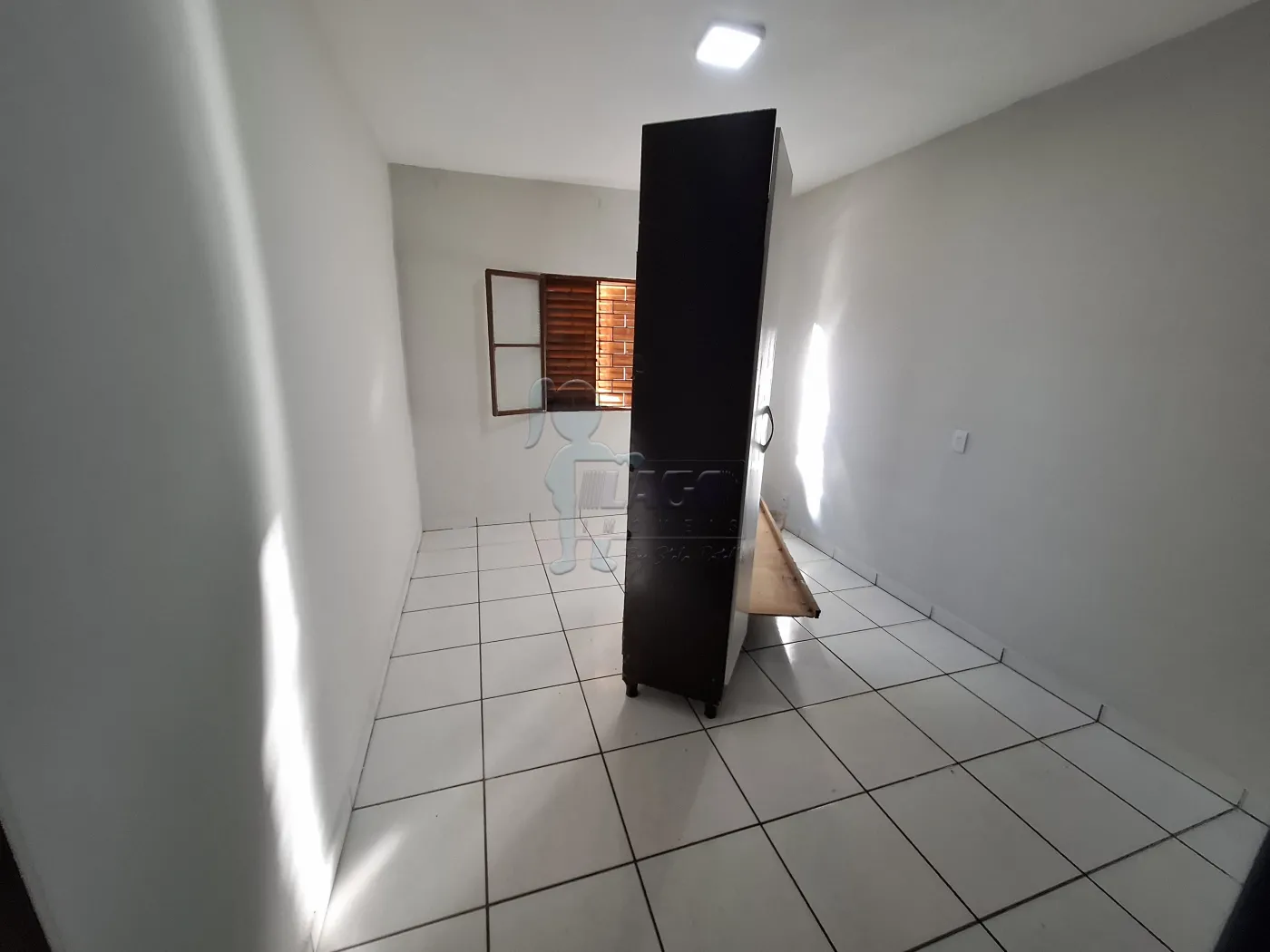 Alugar Casa / Padrão em Ribeirão Preto R$ 1.200,00 - Foto 5