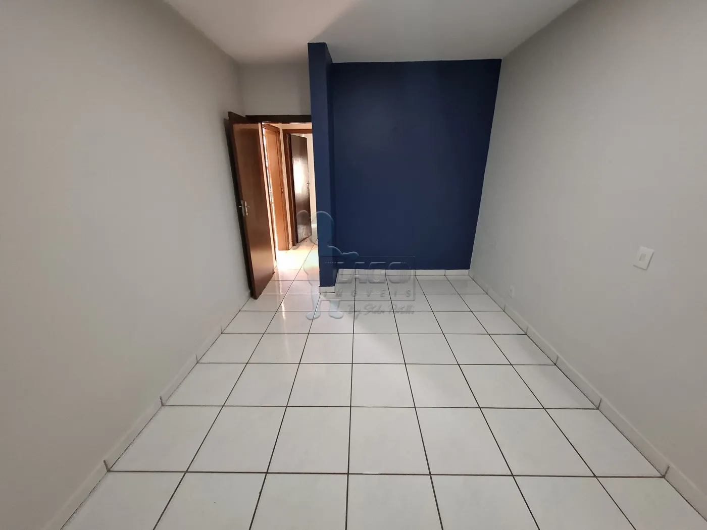 Alugar Casa / Padrão em Ribeirão Preto R$ 1.200,00 - Foto 1