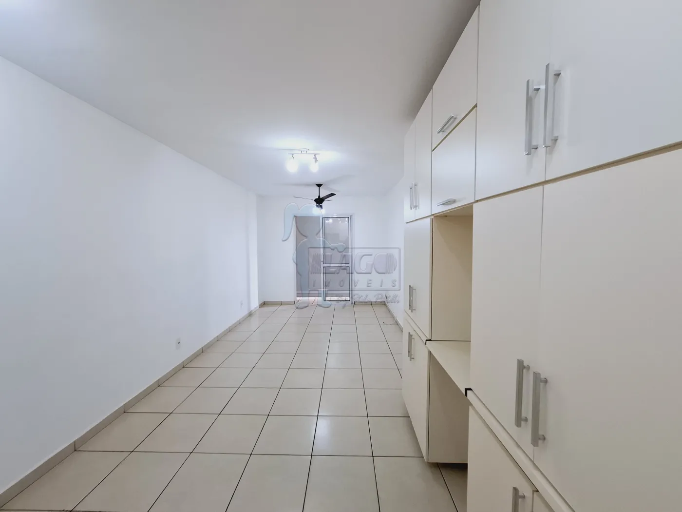 Alugar Apartamento / Padrão em Ribeirão Preto R$ 1.800,00 - Foto 1