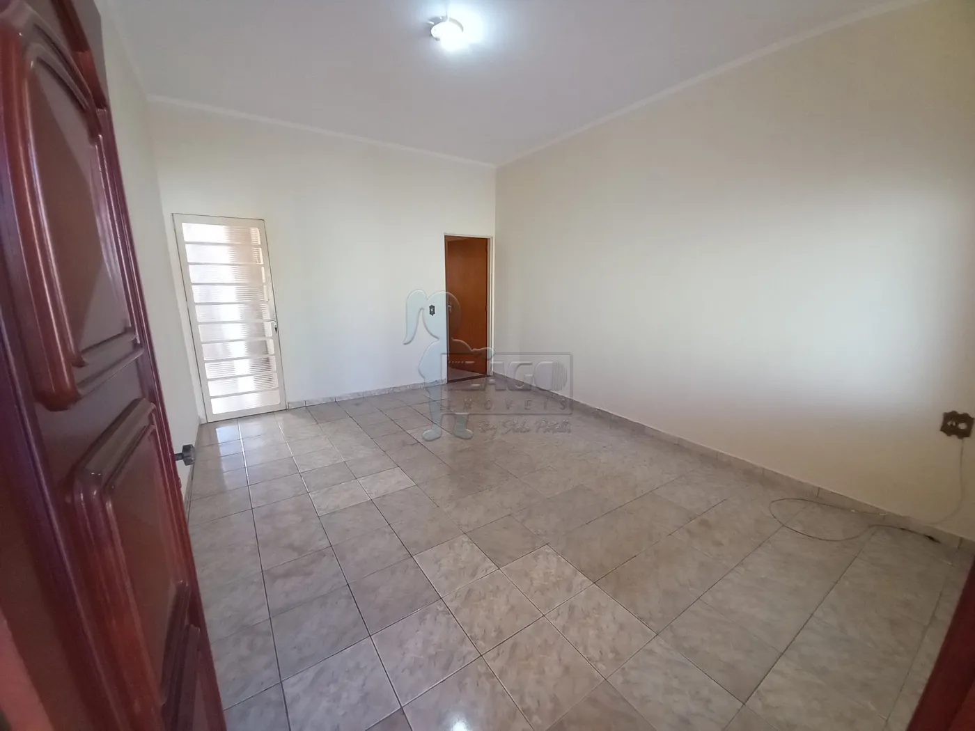 Alugar Casa / Padrão em Ribeirão Preto R$ 1.900,00 - Foto 2