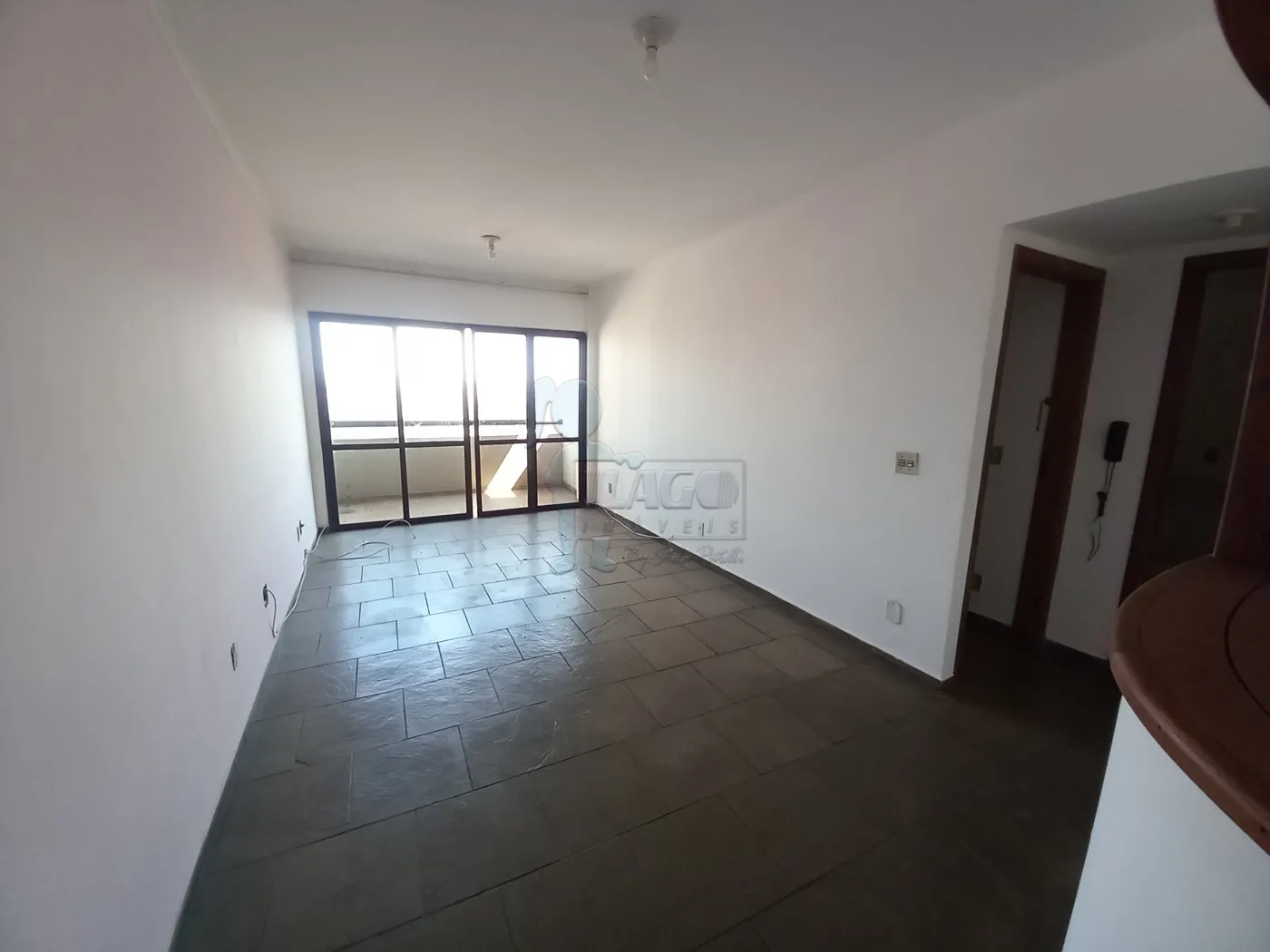 Alugar Apartamento / Padrão em Ribeirão Preto R$ 800,00 - Foto 2