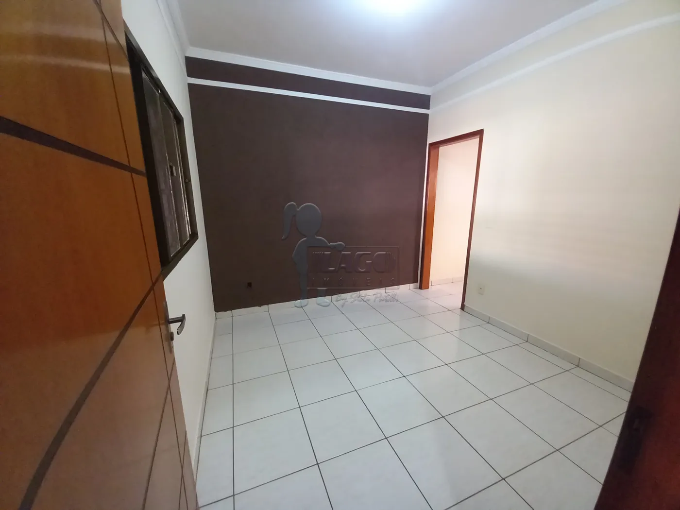 Alugar Casa / Padrão em Ribeirão Preto R$ 1.300,00 - Foto 5