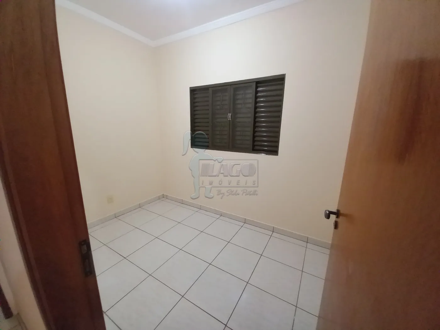 Alugar Casa / Padrão em Ribeirão Preto R$ 1.300,00 - Foto 9