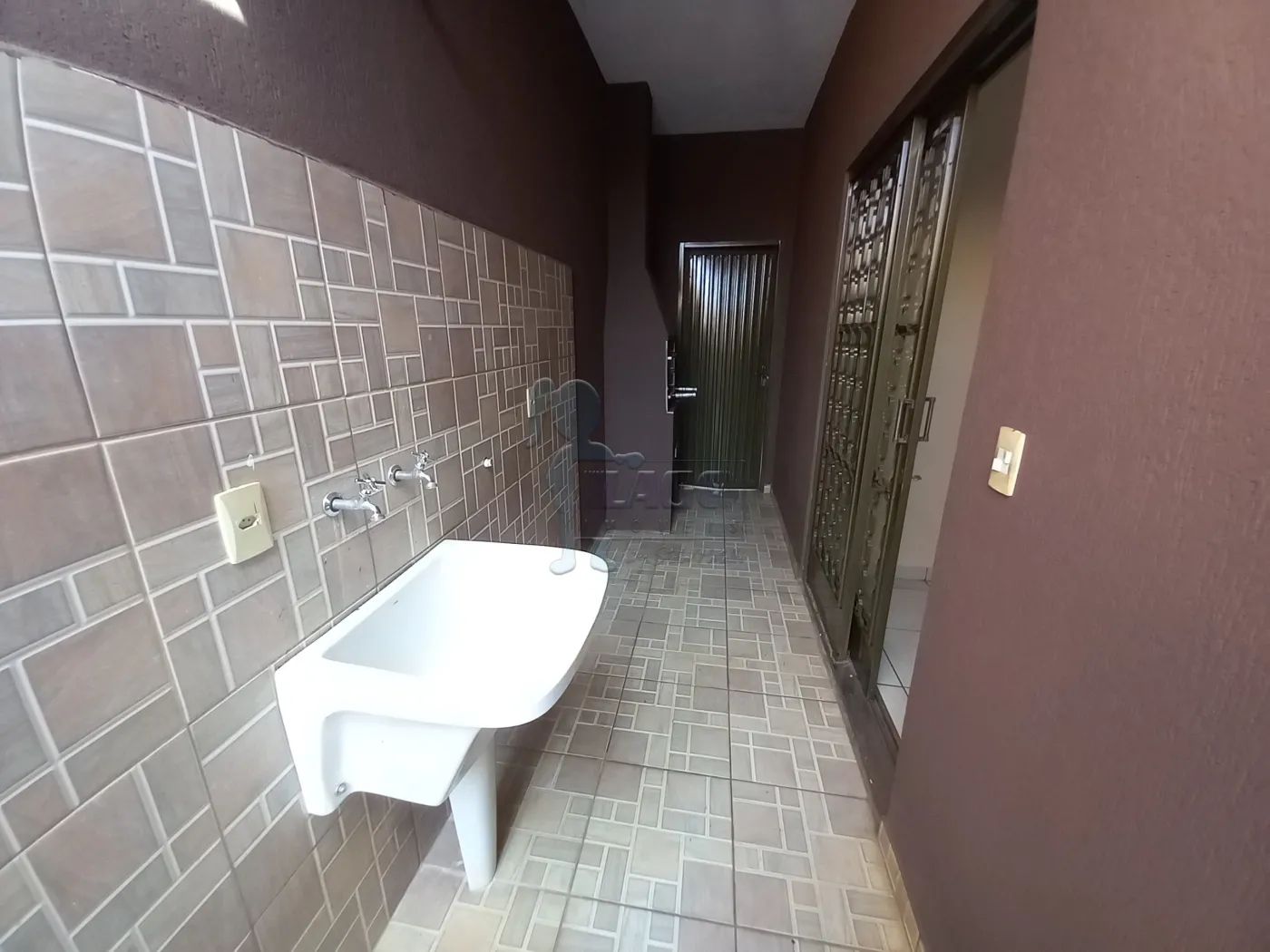 Alugar Casa / Padrão em Ribeirão Preto R$ 1.300,00 - Foto 14