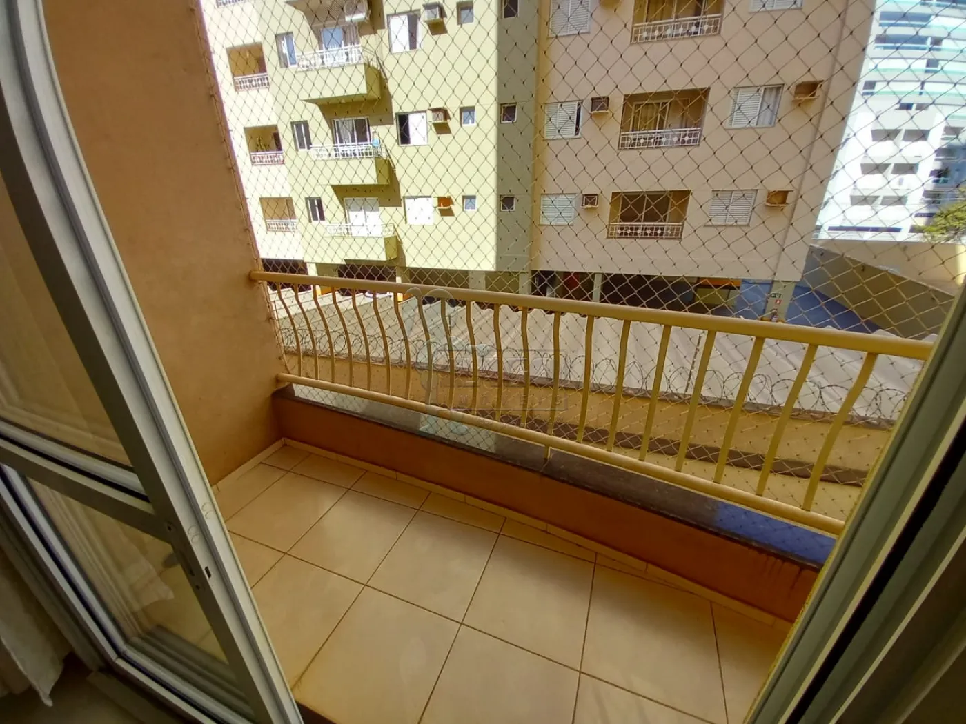 Alugar Apartamento / Padrão em Ribeirão Preto R$ 1.800,00 - Foto 2