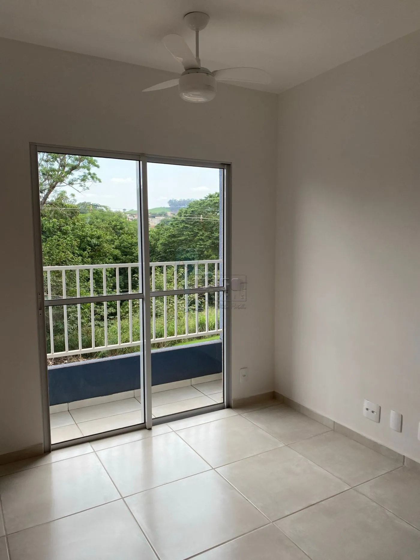 Alugar Apartamento / Padrão em Bonfim Paulista R$ 970,00 - Foto 1