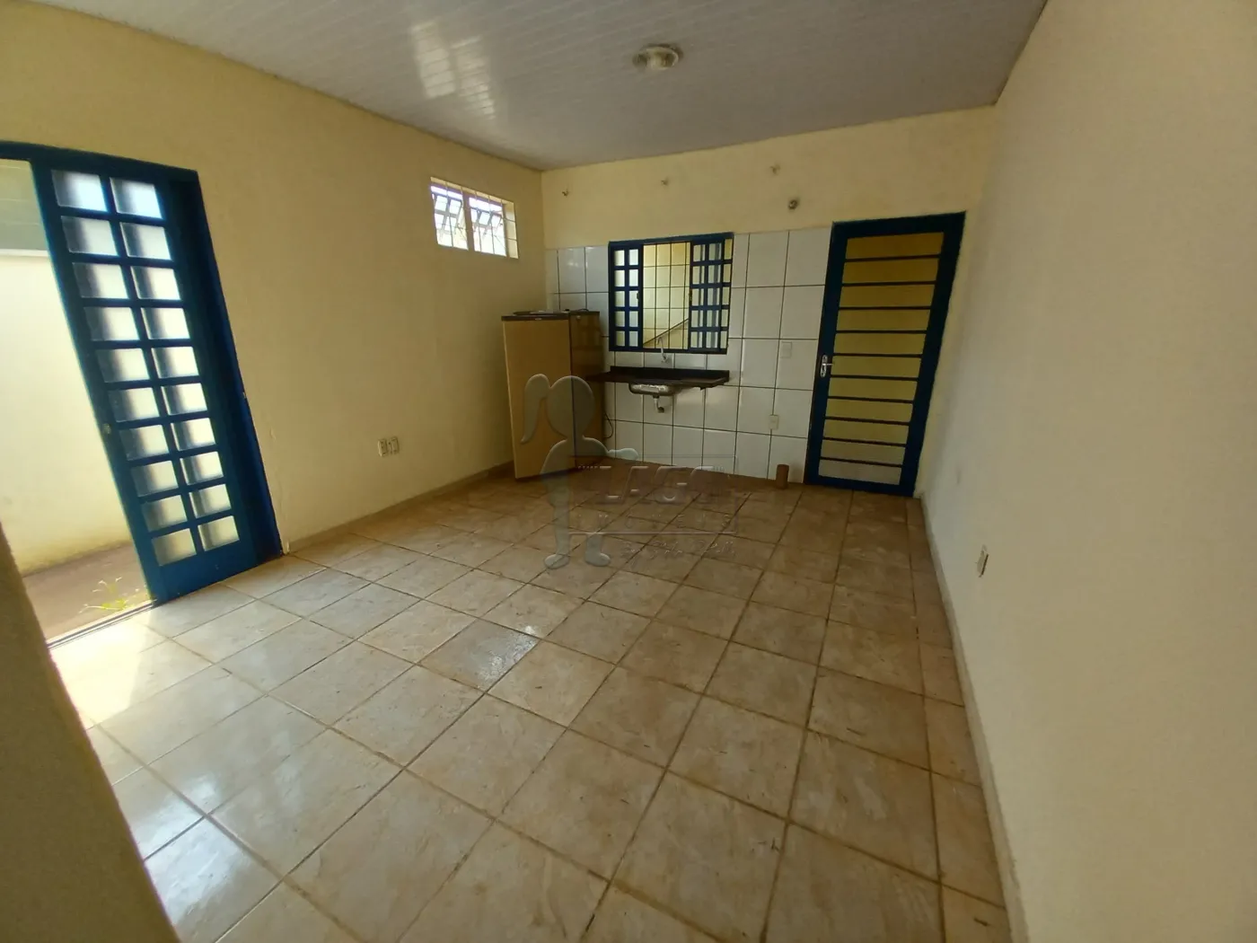 Alugar Casa / Padrão em Ribeirão Preto R$ 550,00 - Foto 1