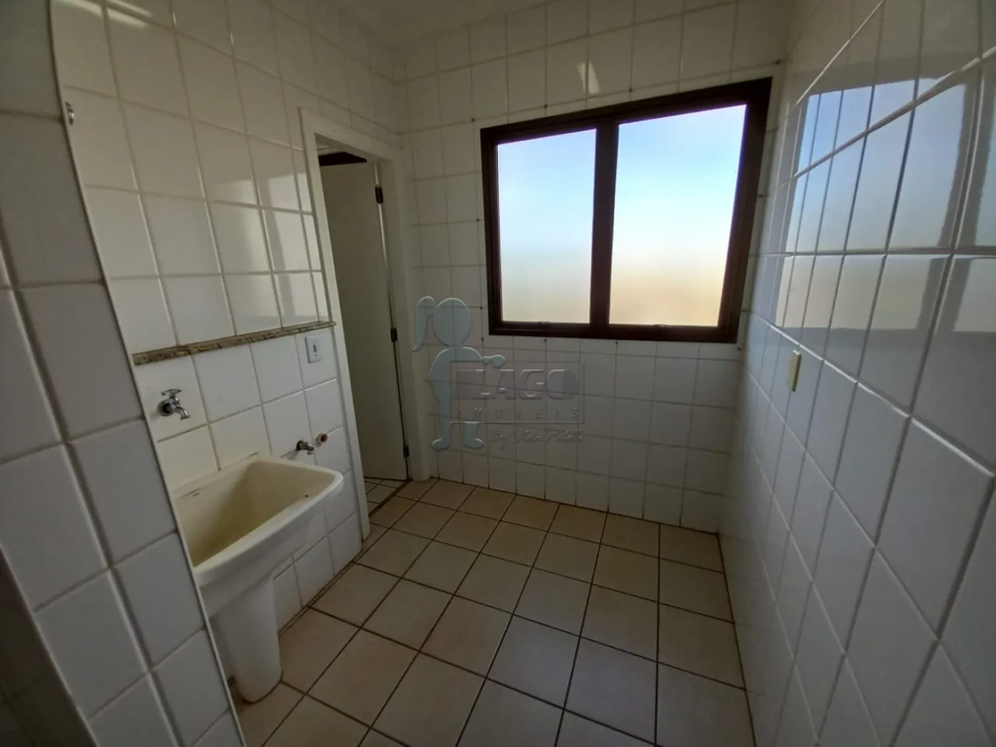 Alugar Apartamentos / Padrão em Ribeirão Preto R$ 1.600,00 - Foto 4