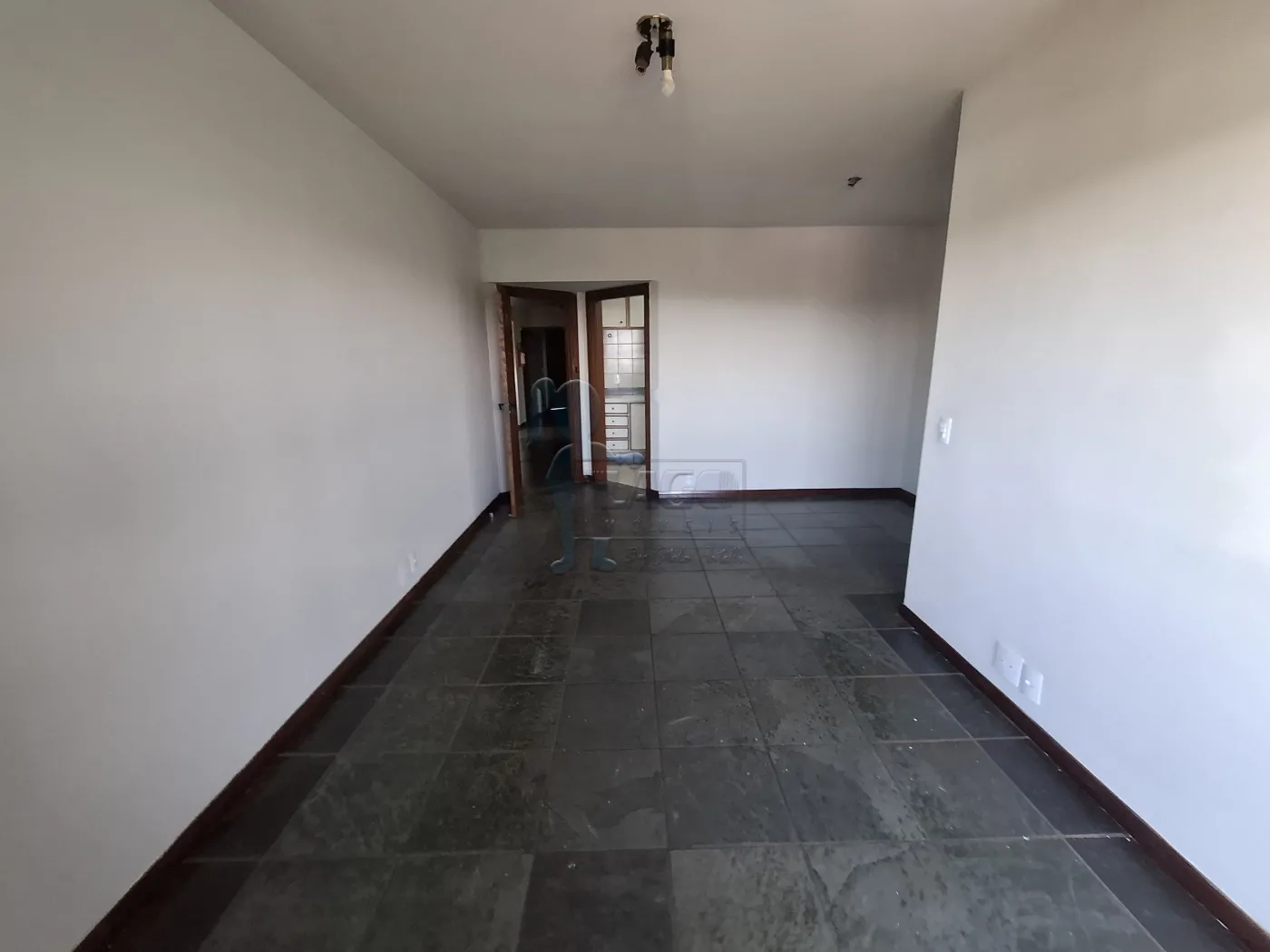 Alugar Apartamento / Padrão em Ribeirão Preto R$ 1.000,00 - Foto 1