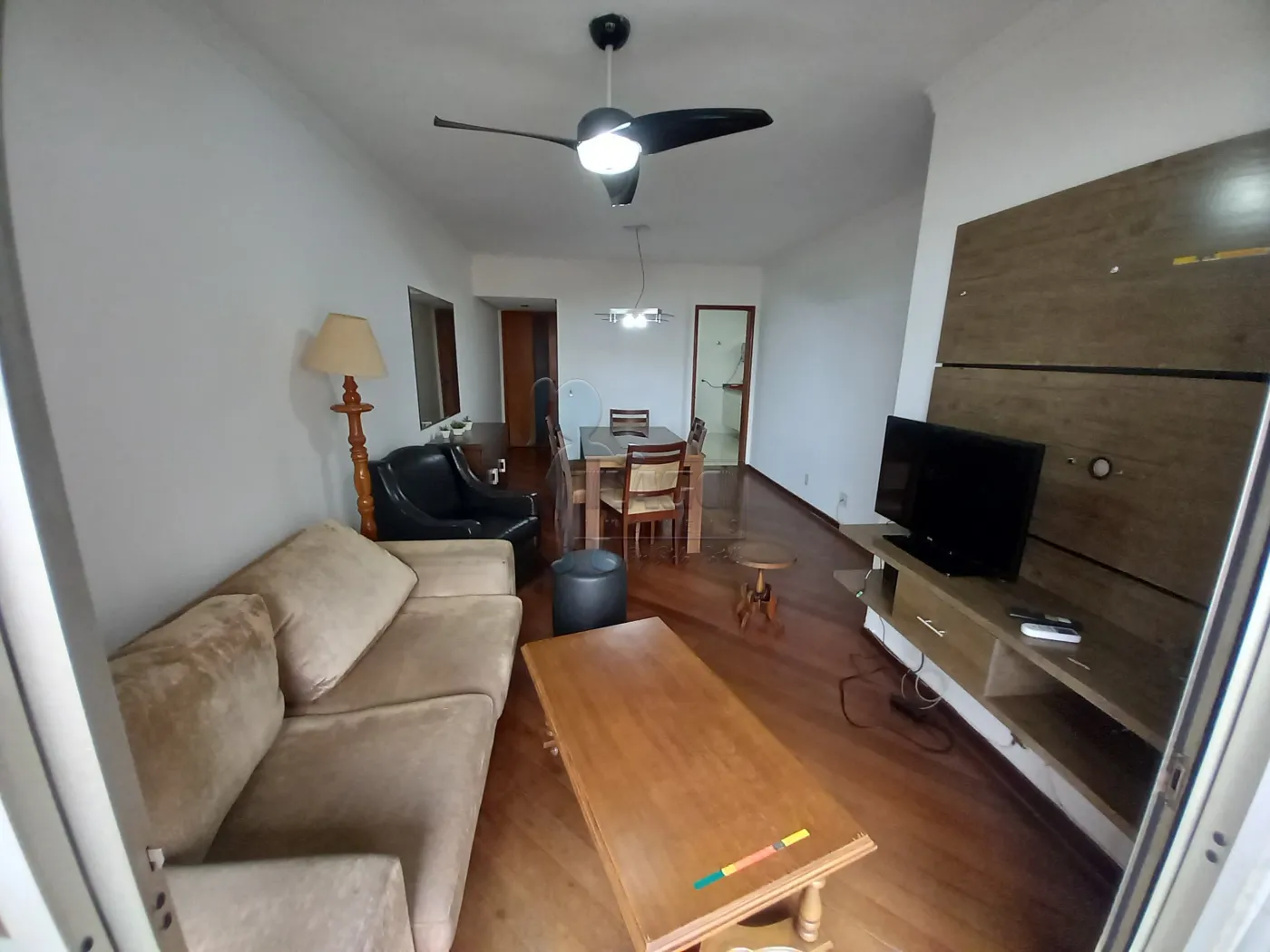 Alugar Apartamento / Padrão em Ribeirão Preto R$ 1.900,00 - Foto 1