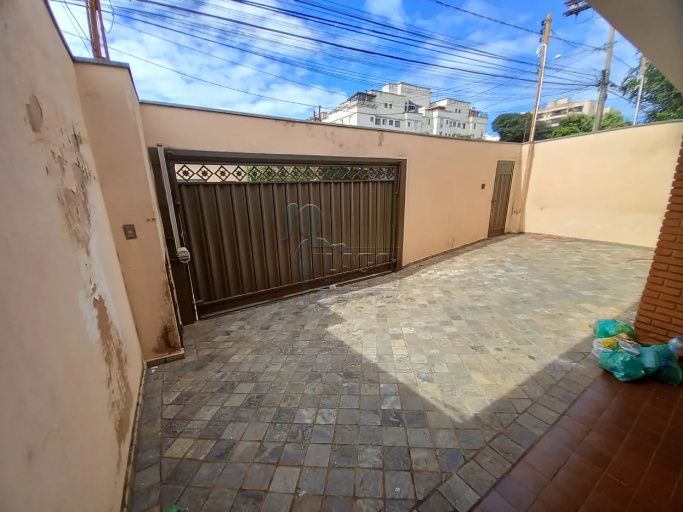 Alugar Casa / Padrão em Ribeirão Preto R$ 2.800,00 - Foto 1
