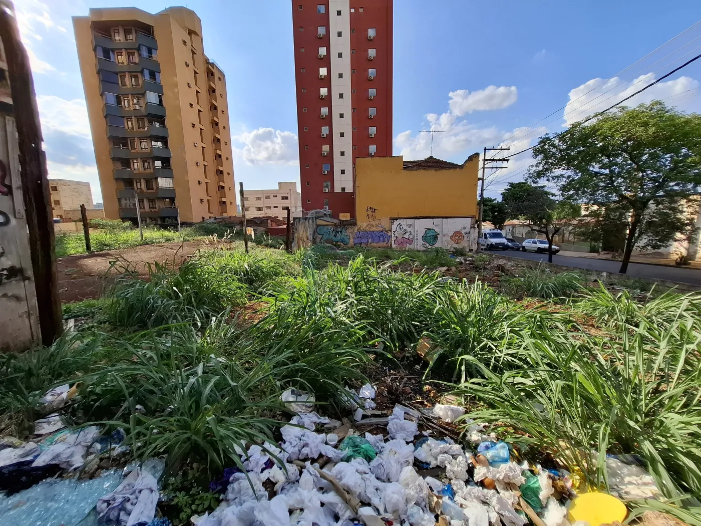 Alugar Terreno / Padrão em Ribeirão Preto R$ 1.500,00 - Foto 3