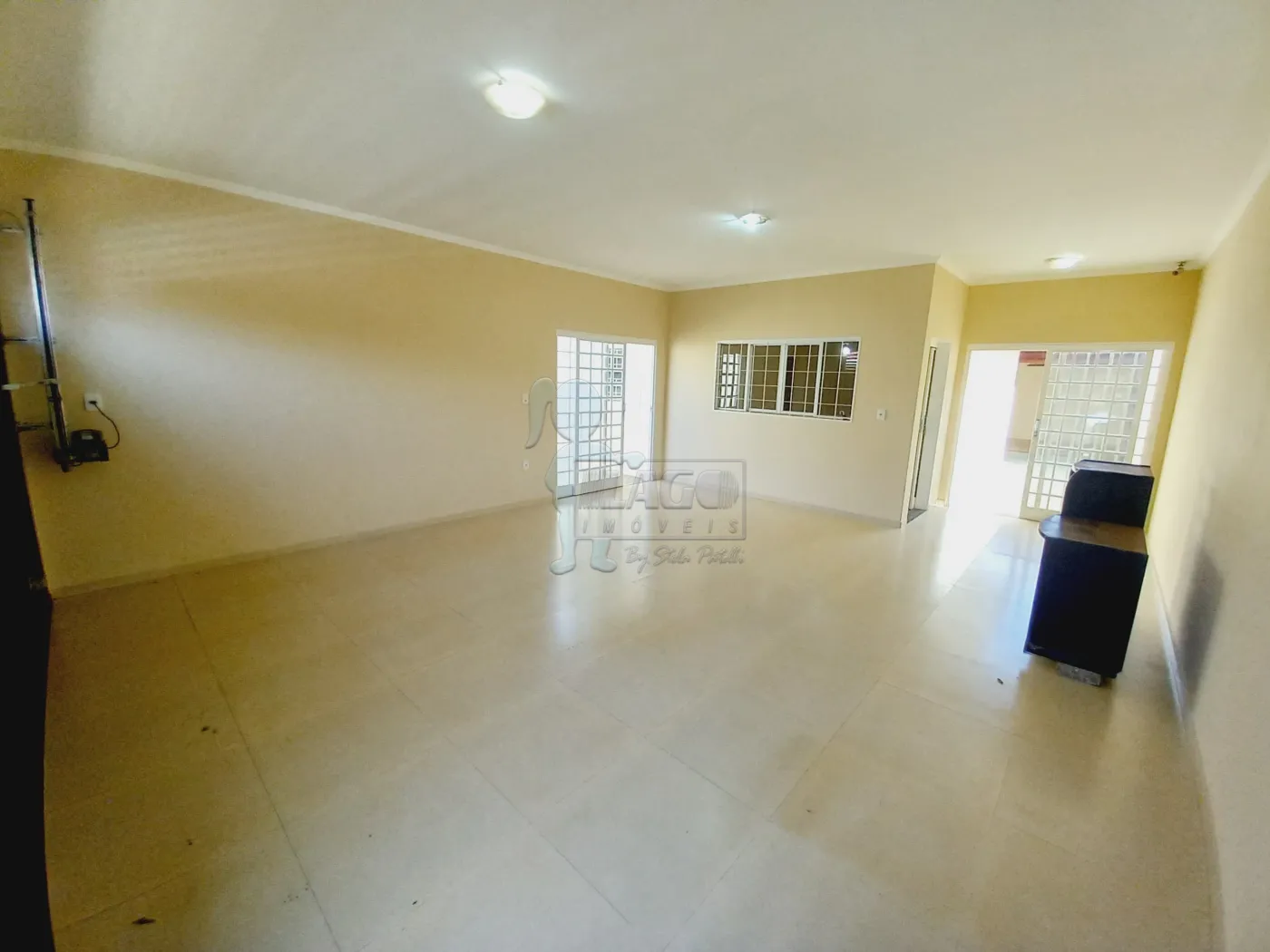 Alugar Casa / Padrão em Ribeirão Preto R$ 2.400,00 - Foto 1