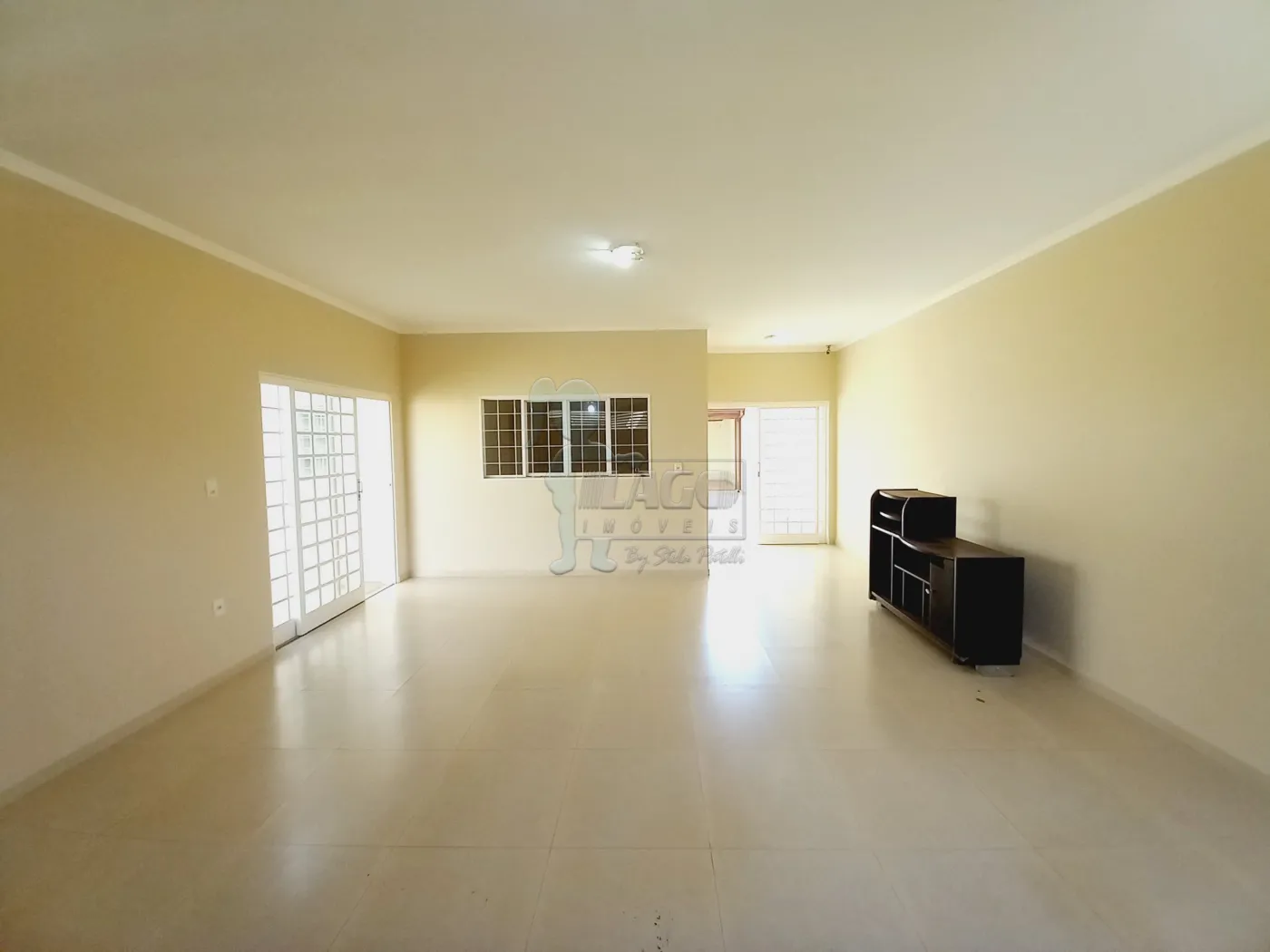 Alugar Casa / Padrão em Ribeirão Preto R$ 2.400,00 - Foto 2