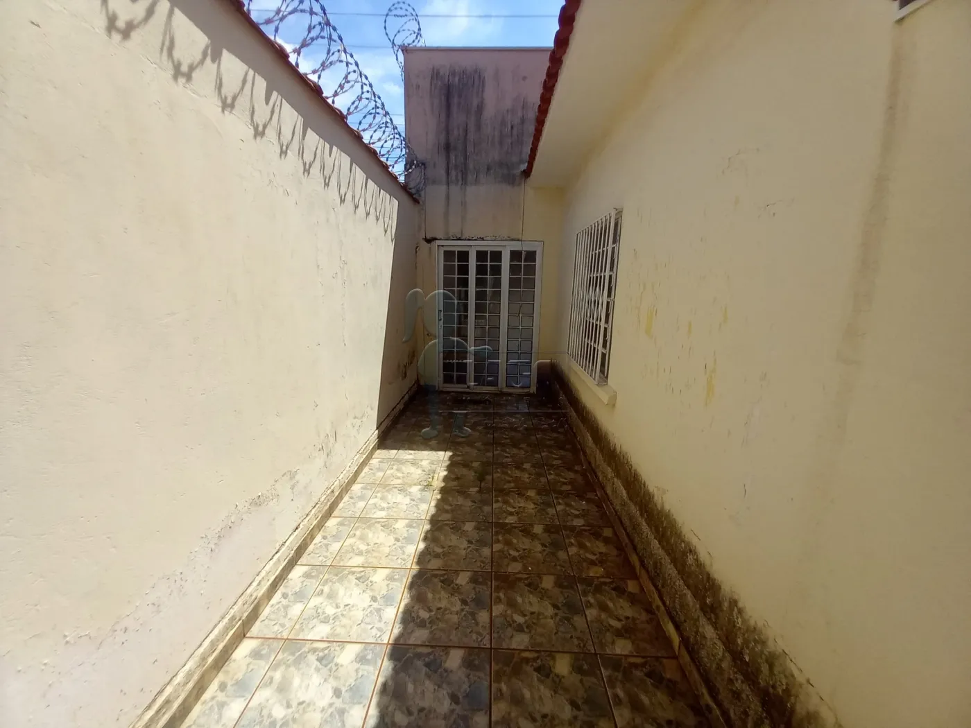 Alugar Casa / Padrão em Ribeirão Preto R$ 1.600,00 - Foto 12