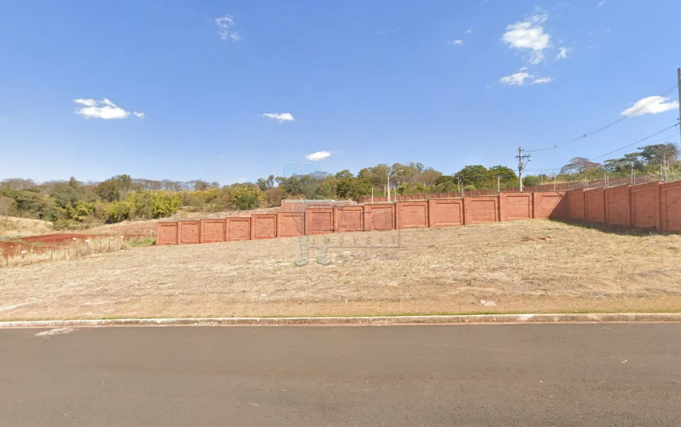 Comprar Terreno / Padrão em Ribeirão Preto R$ 200.000,00 - Foto 1