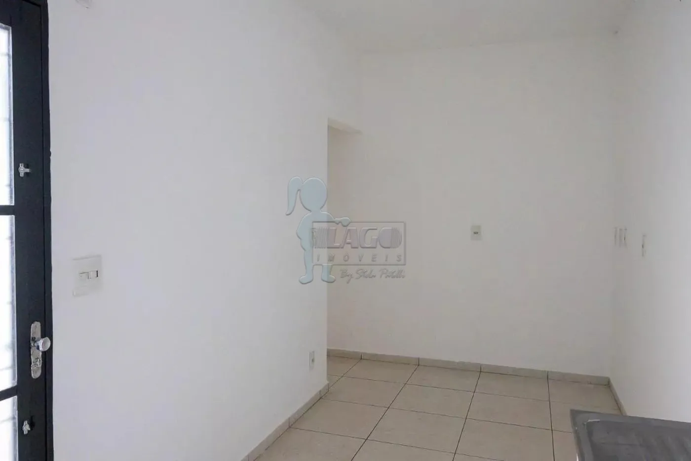 Alugar Casa / Padrão em Ribeirão Preto R$ 650,00 - Foto 1