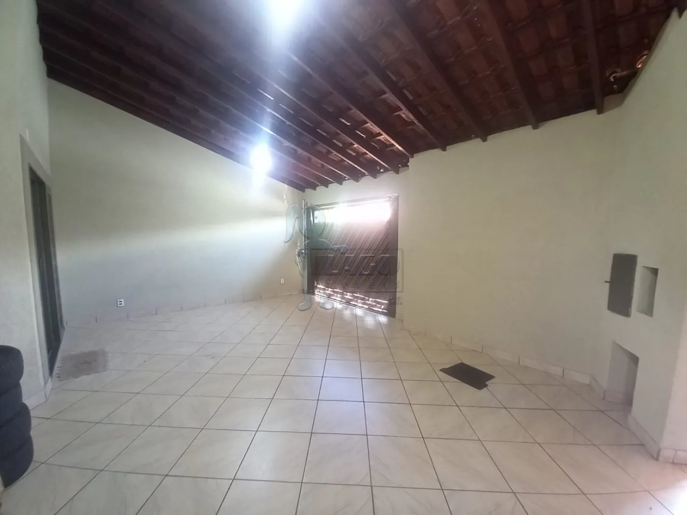 Alugar Casas / Padrão em Ribeirão Preto R$ 1.800,00 - Foto 1