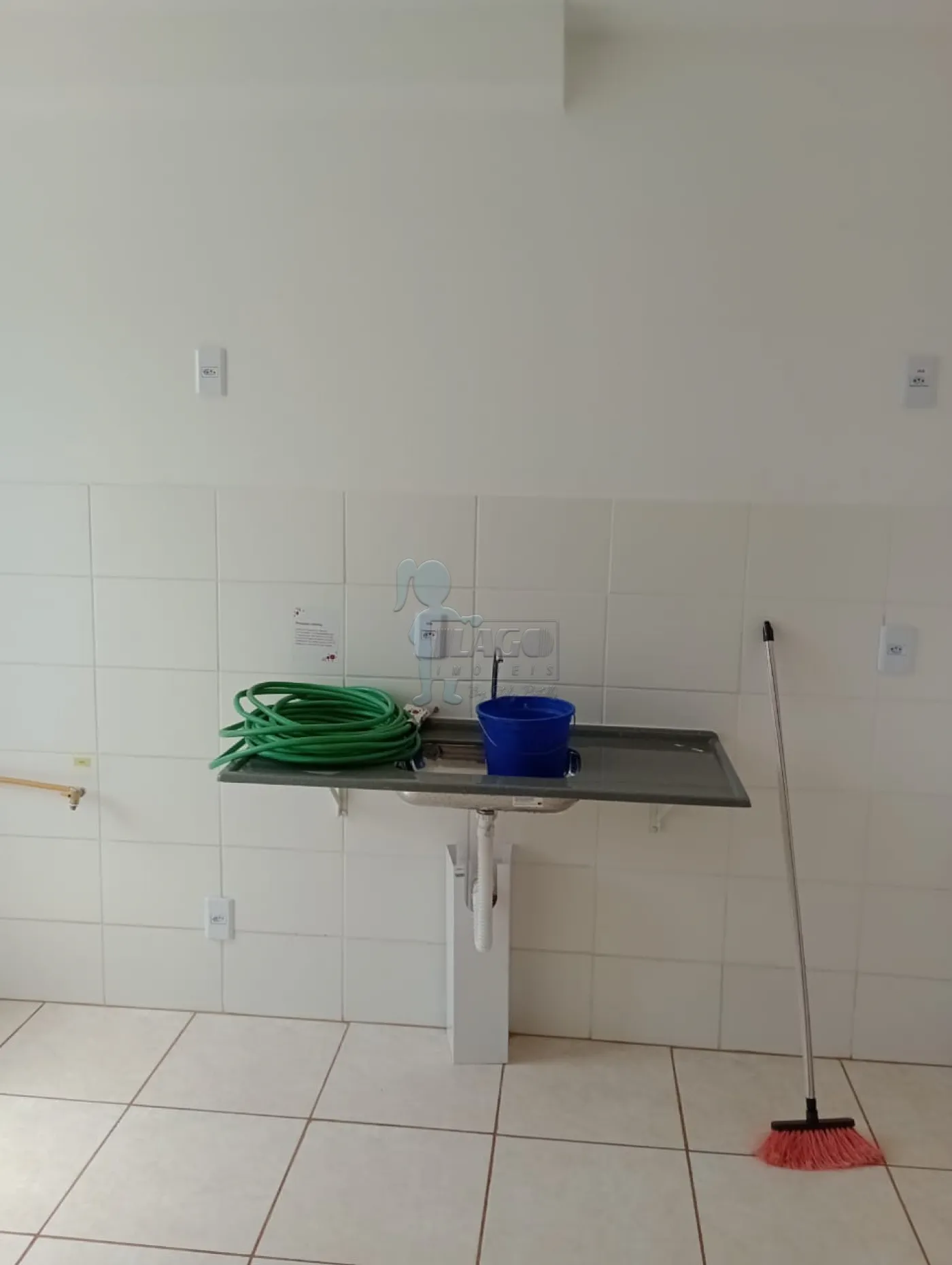 Alugar Apartamento / Padrão em Ribeirão Preto R$ 1.000,00 - Foto 2