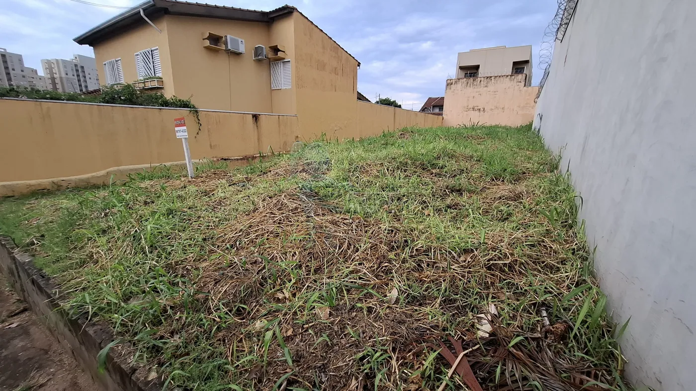 Comprar Terreno / Padrão em Ribeirão Preto R$ 300.000,00 - Foto 1