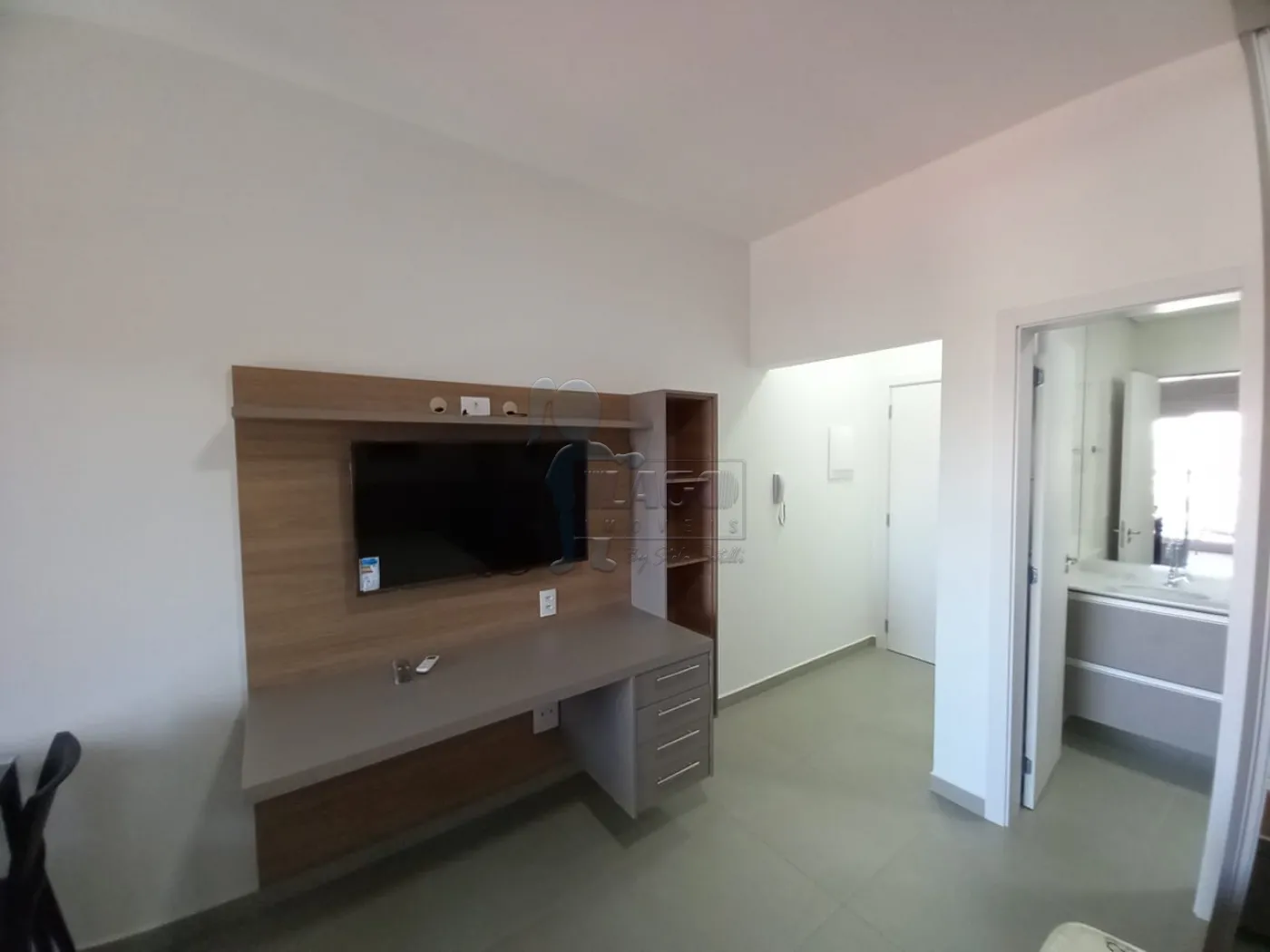 Alugar Apartamentos / Padrão em Ribeirão Preto R$ 2.500,00 - Foto 1