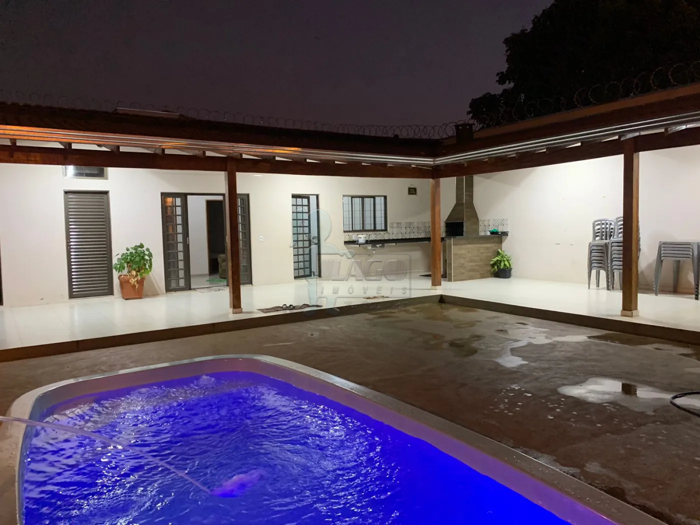 Alugar Casa / Padrão em Ribeirão Preto R$ 1.900,00 - Foto 1