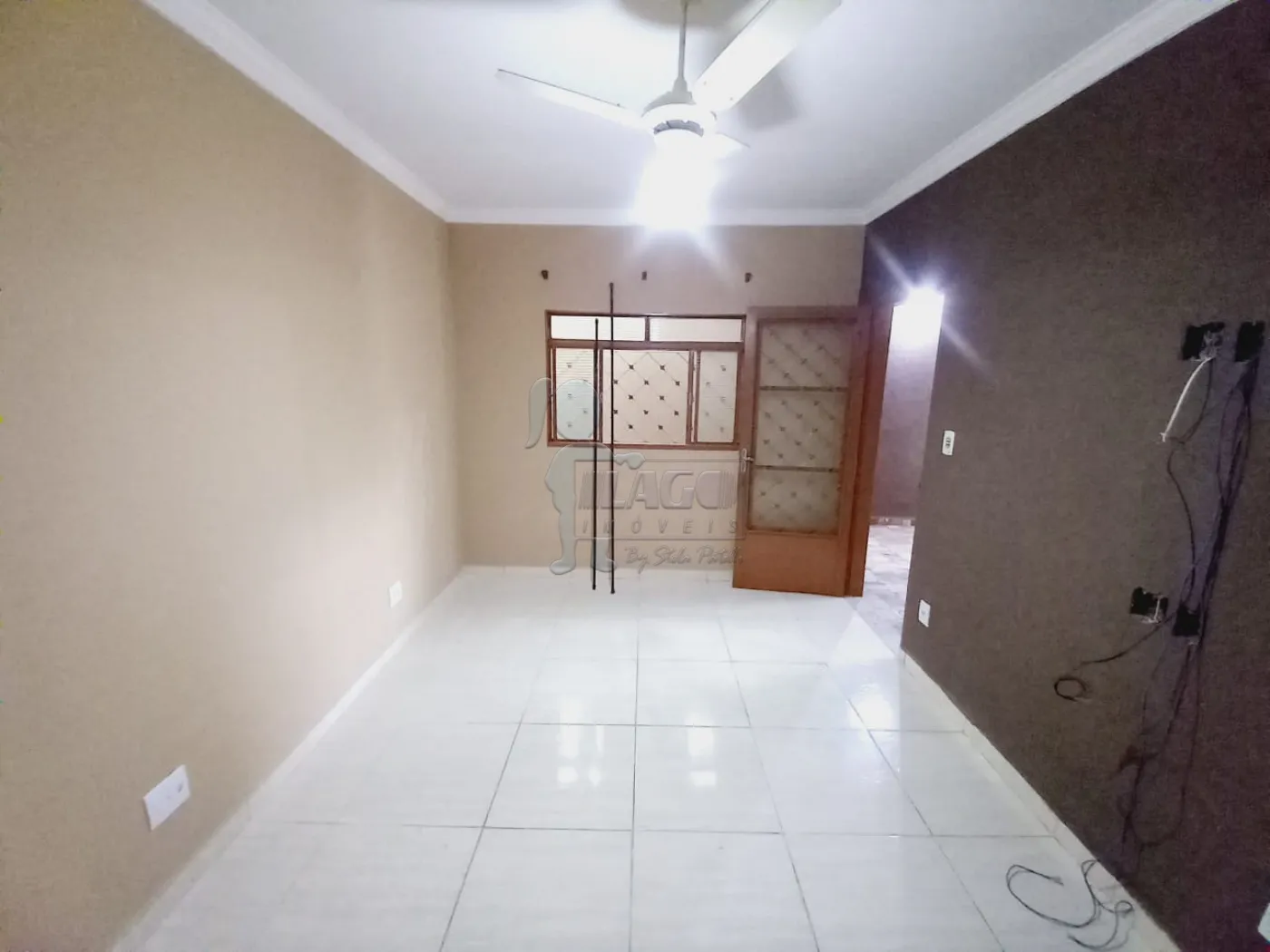 Alugar Casa / Padrão em Ribeirão Preto R$ 1.400,00 - Foto 3