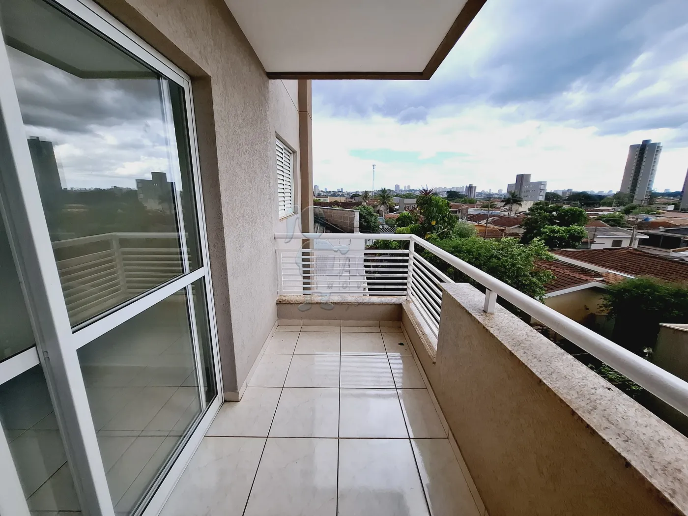 Alugar Apartamento / Padrão em Ribeirão Preto R$ 1.500,00 - Foto 1