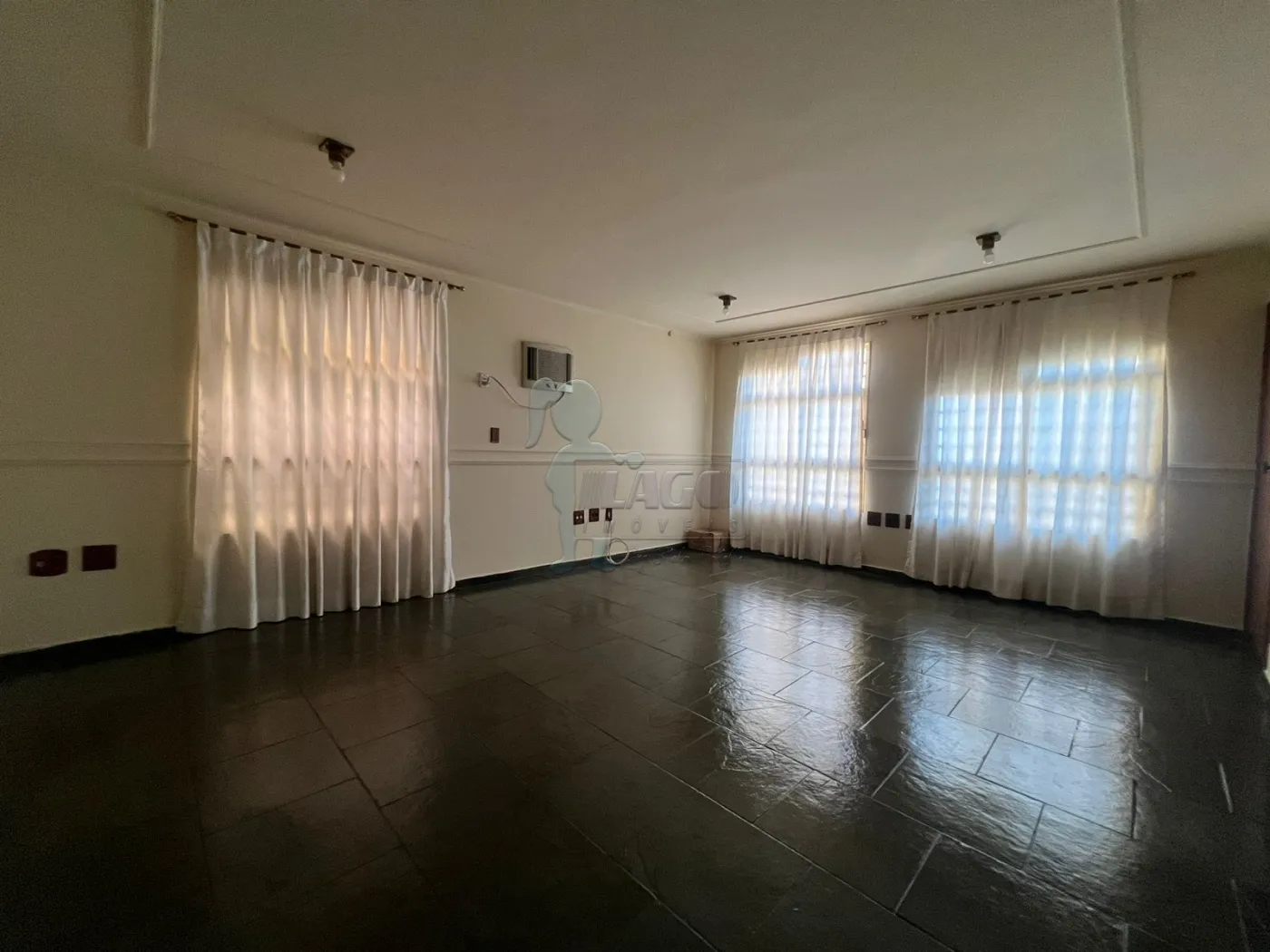 Alugar Casa / Padrão em Ribeirão Preto R$ 2.800,00 - Foto 1