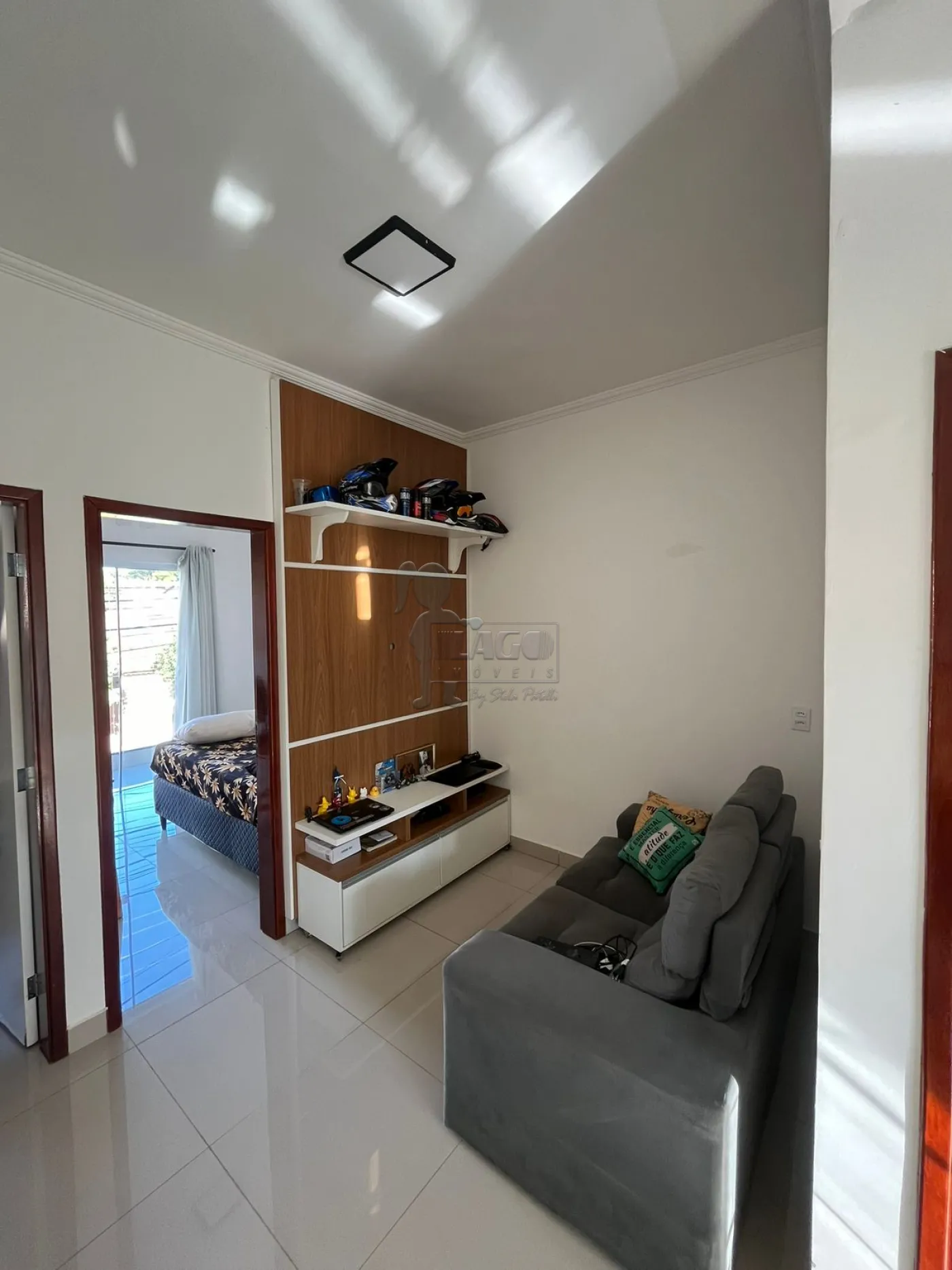 Alugar Casa / Padrão em Ribeirão Preto R$ 2.000,00 - Foto 1