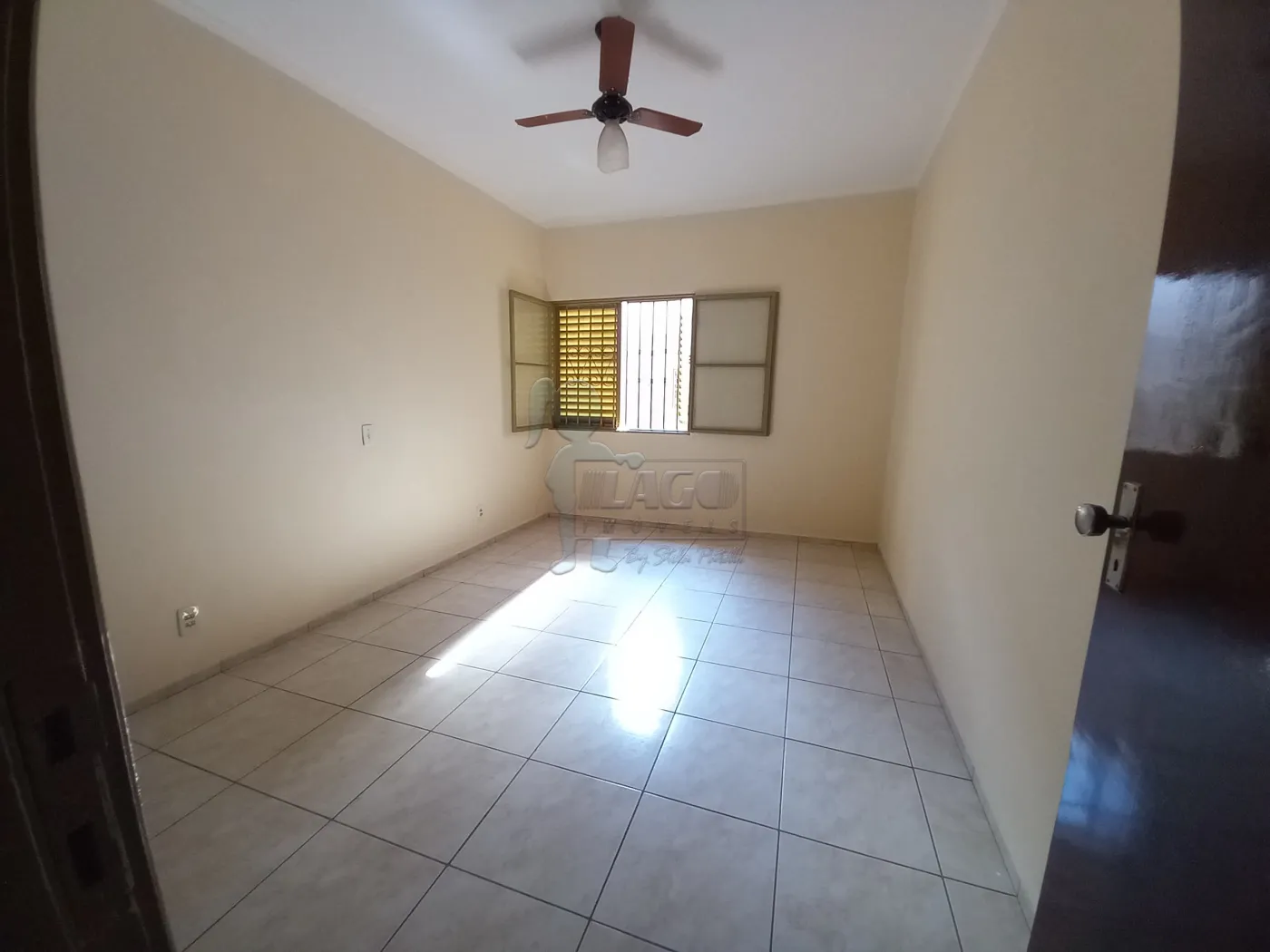 Alugar Casa / Padrão em Ribeirão Preto R$ 1.800,00 - Foto 7