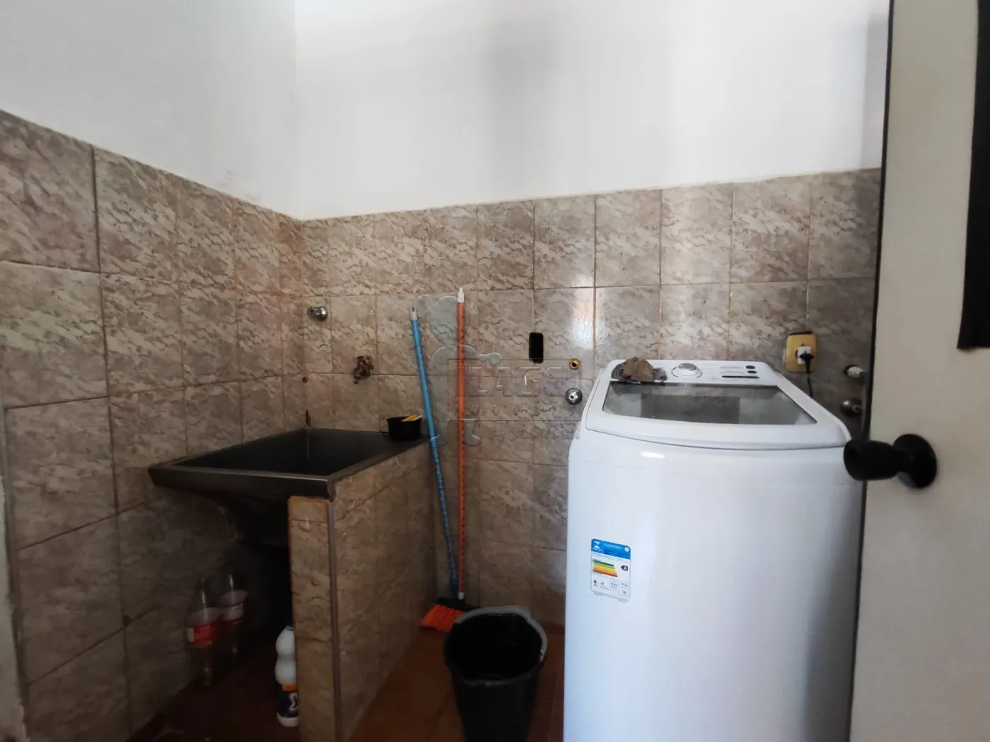 Alugar Casa / Padrão em Ribeirão Preto R$ 1.500,00 - Foto 14