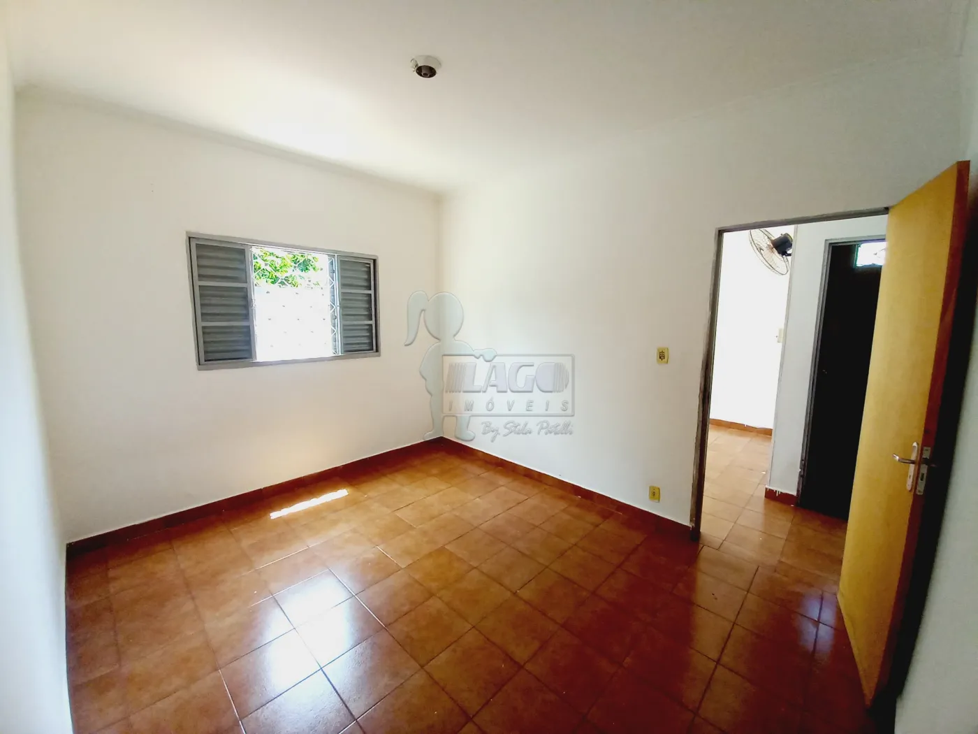 Alugar Casa / Padrão em Ribeirão Preto R$ 1.500,00 - Foto 2