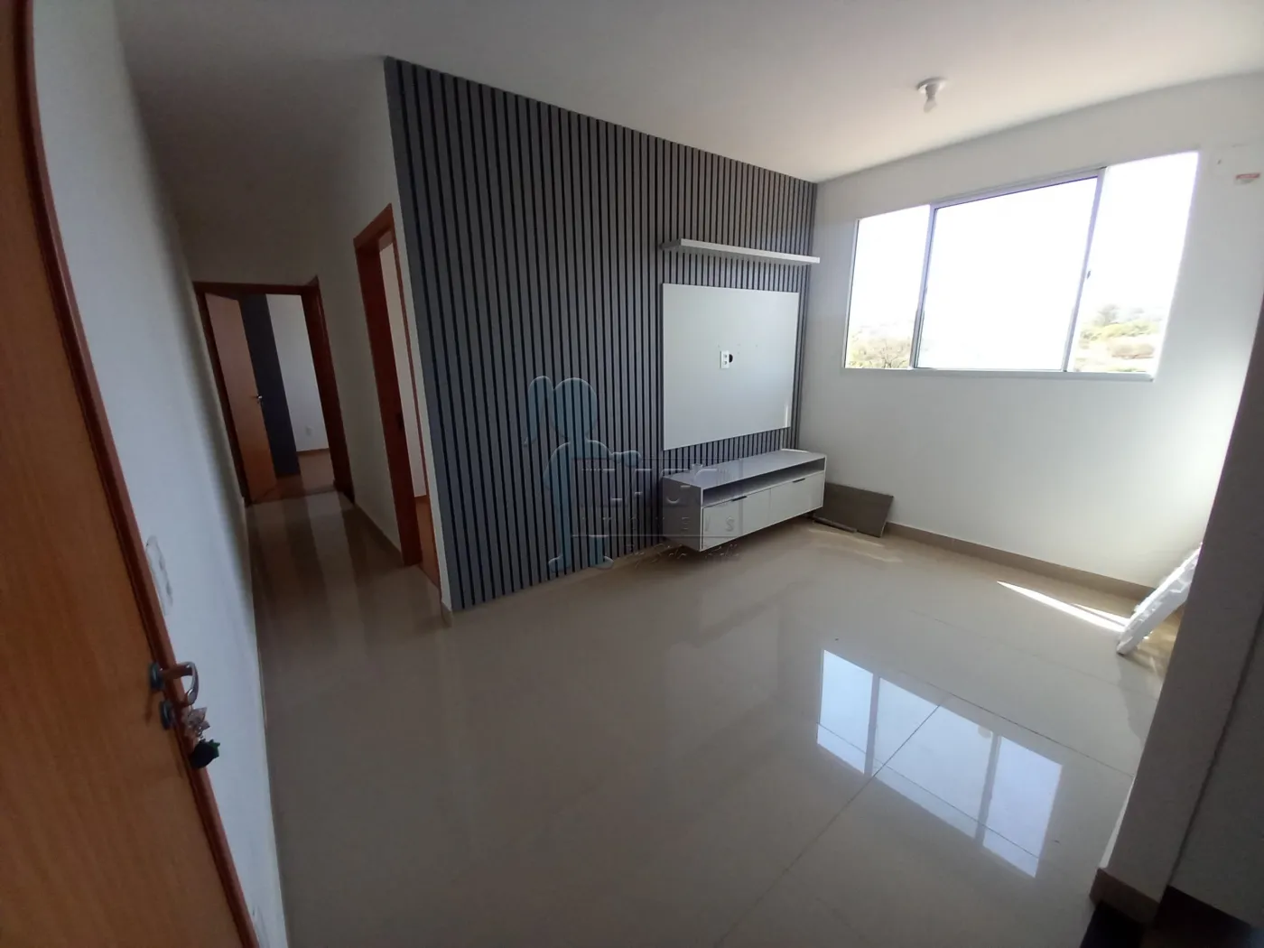 Alugar Apartamento / Padrão em Ribeirão Preto R$ 1.800,00 - Foto 1