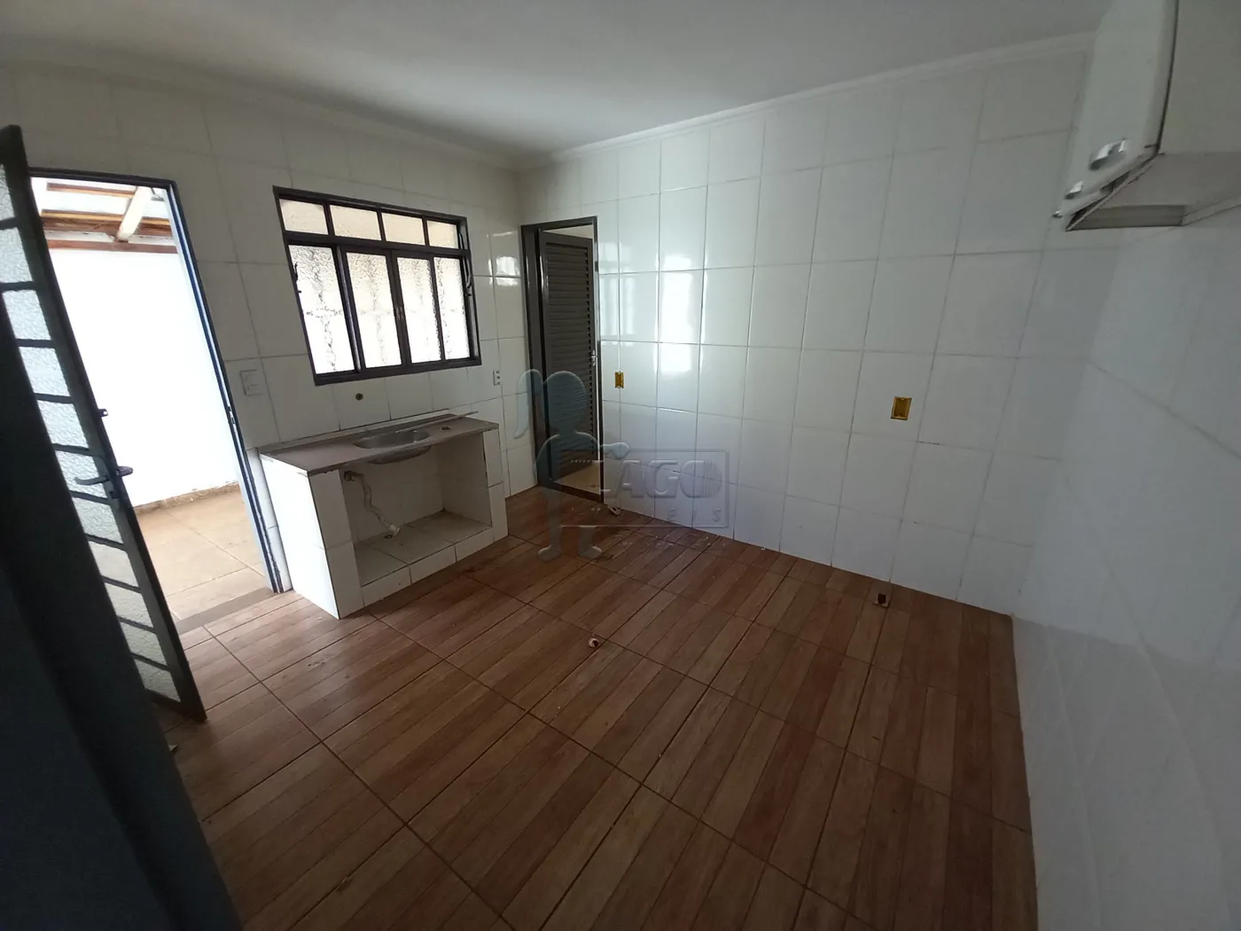 Alugar Casa / Padrão em Ribeirão Preto R$ 800,00 - Foto 5