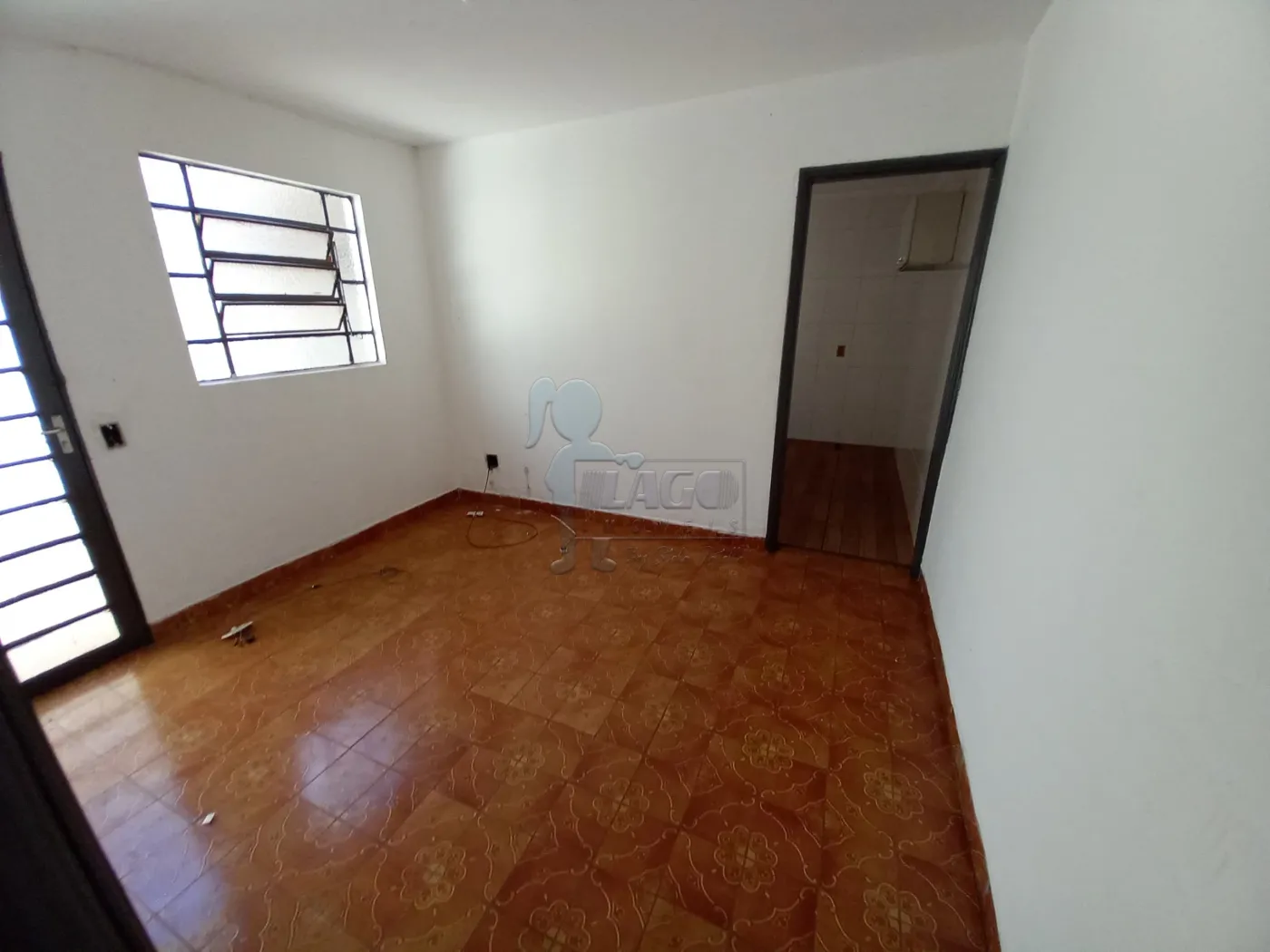 Alugar Casa / Padrão em Ribeirão Preto R$ 800,00 - Foto 1