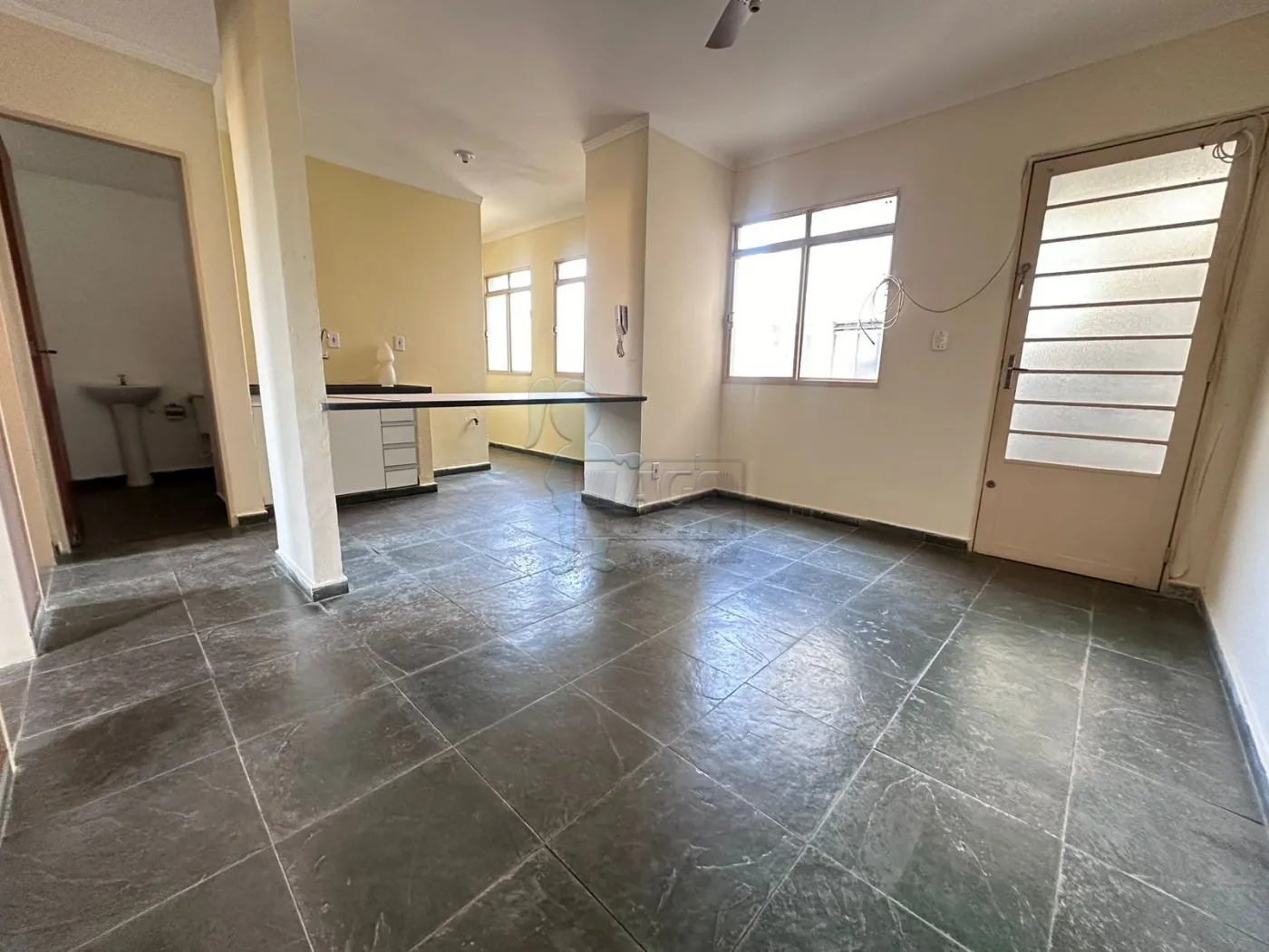 Comprar Apartamento / Padrão em Ribeirão Preto R$ 130.000,00 - Foto 2