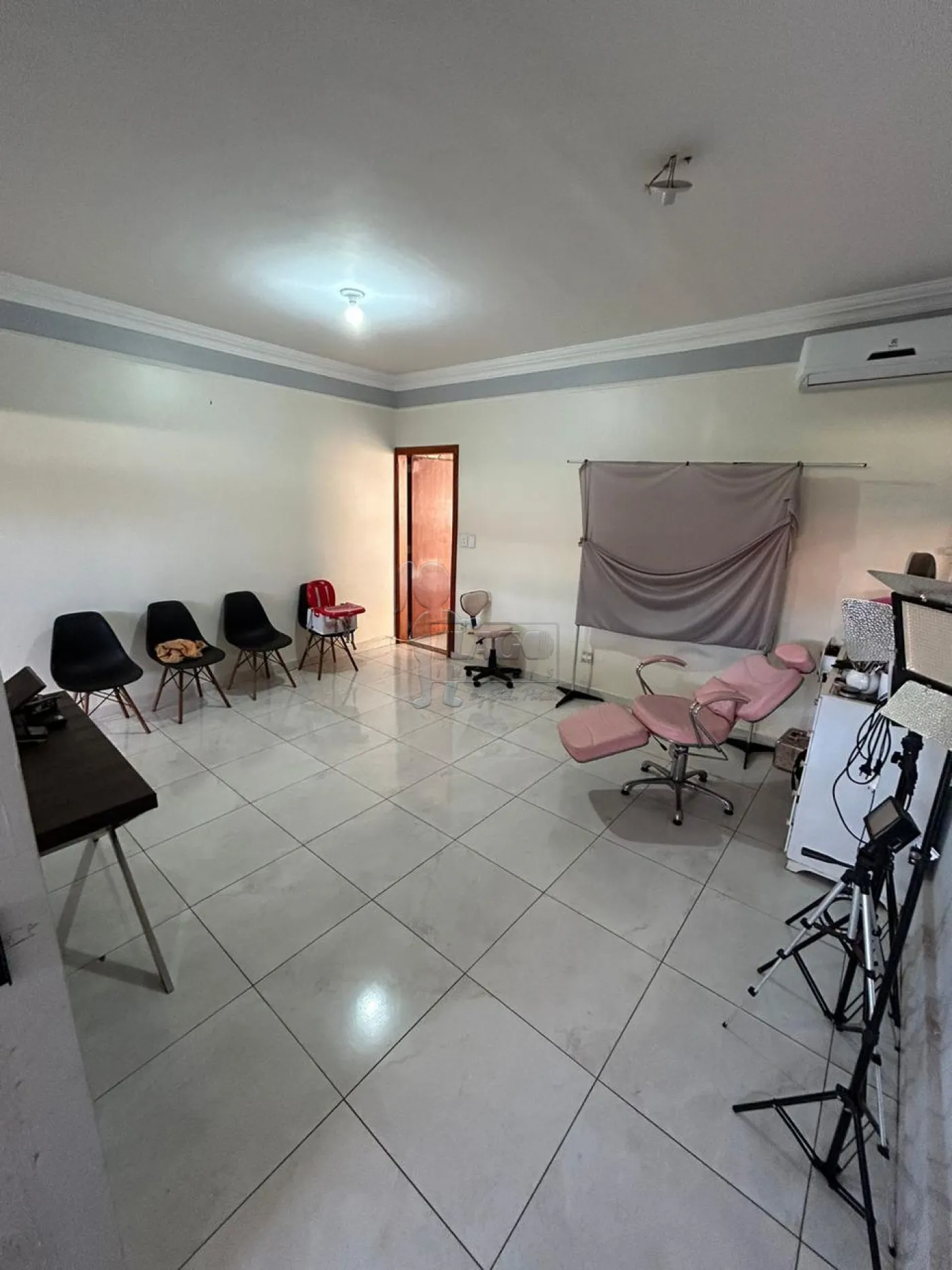 Alugar Casa / Padrão em Ribeirão Preto R$ 2.500,00 - Foto 4