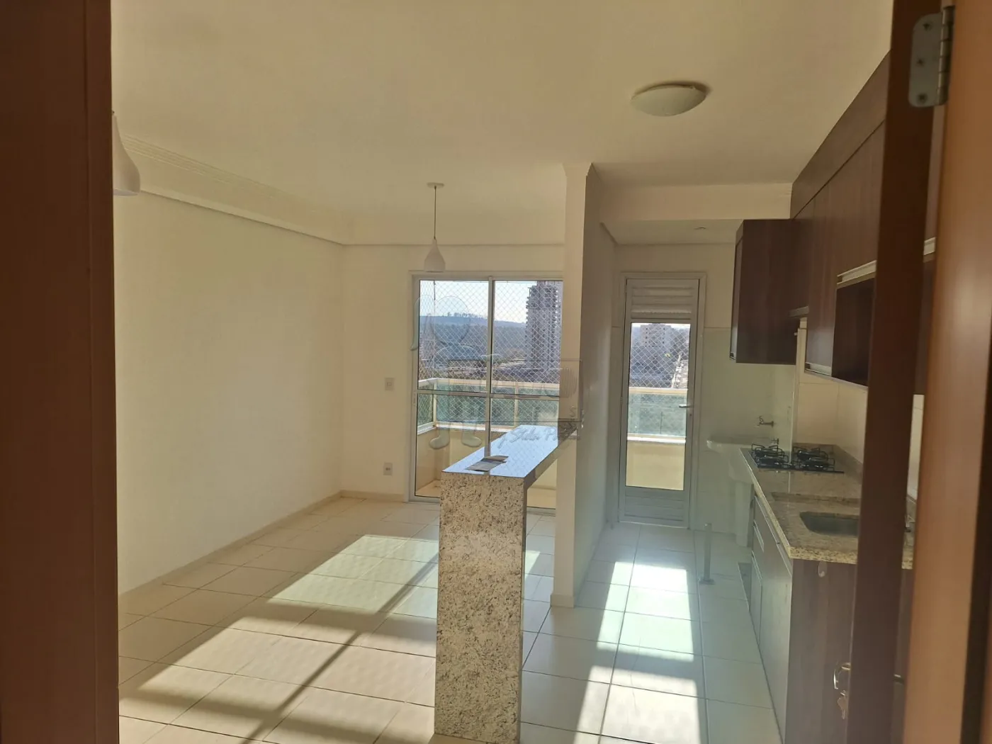 Alugar Apartamento / Padrão em Ribeirão Preto R$ 1.600,00 - Foto 1