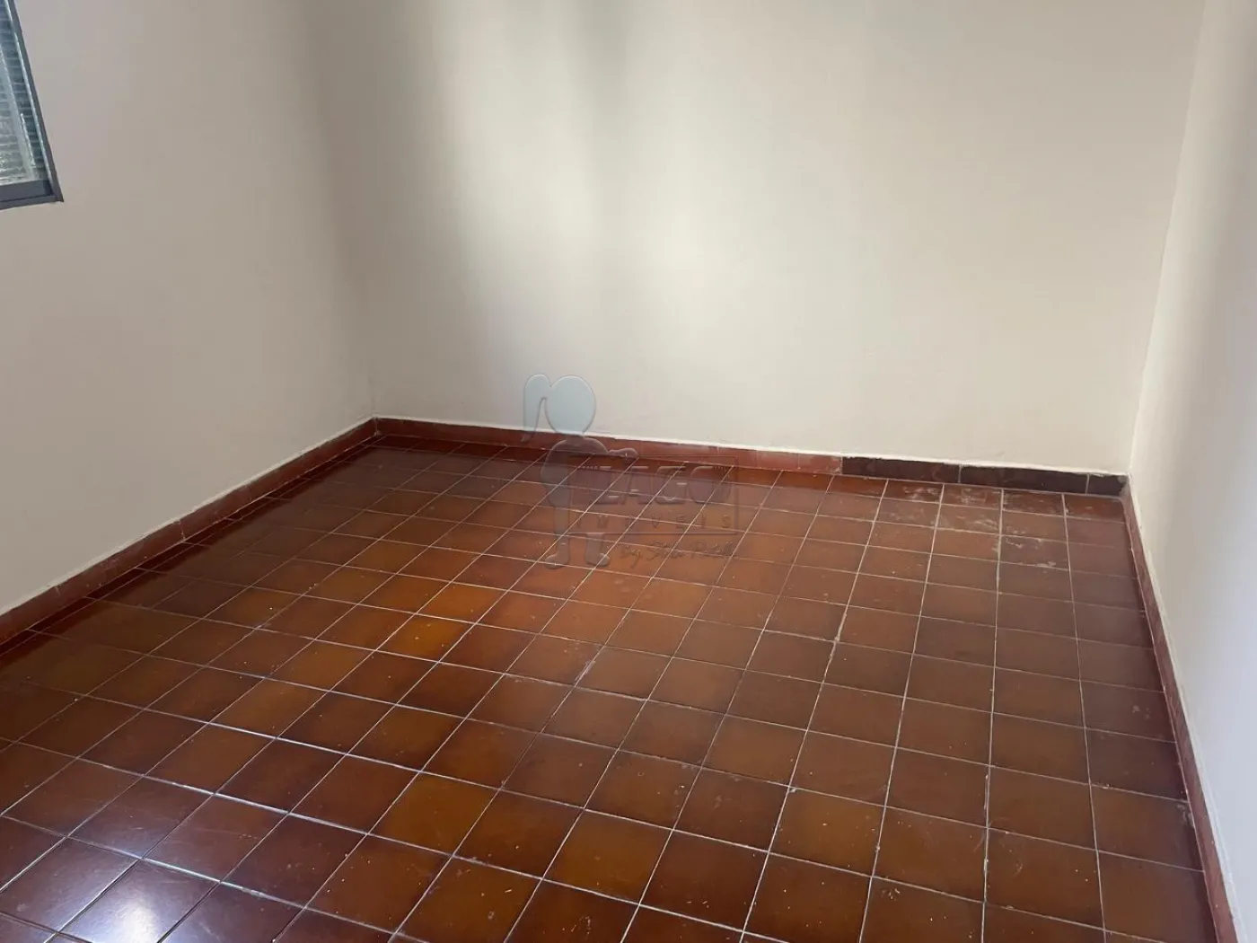 Alugar Casa / Padrão em Ribeirão Preto R$ 500,00 - Foto 3