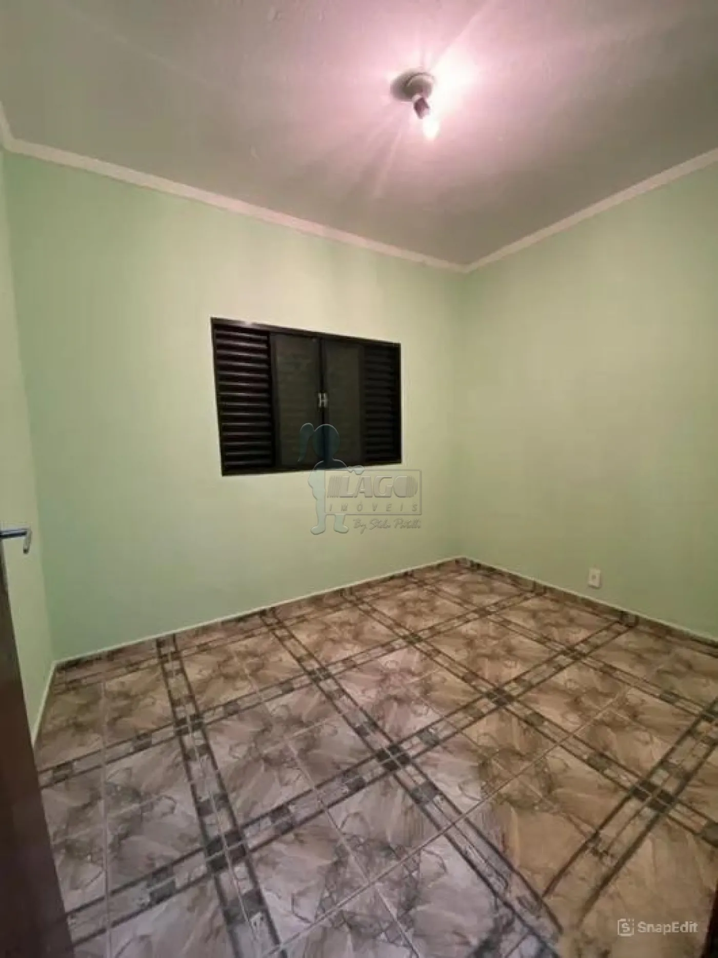 Alugar Casa / Padrão em Ribeirão Preto R$ 1.300,00 - Foto 4