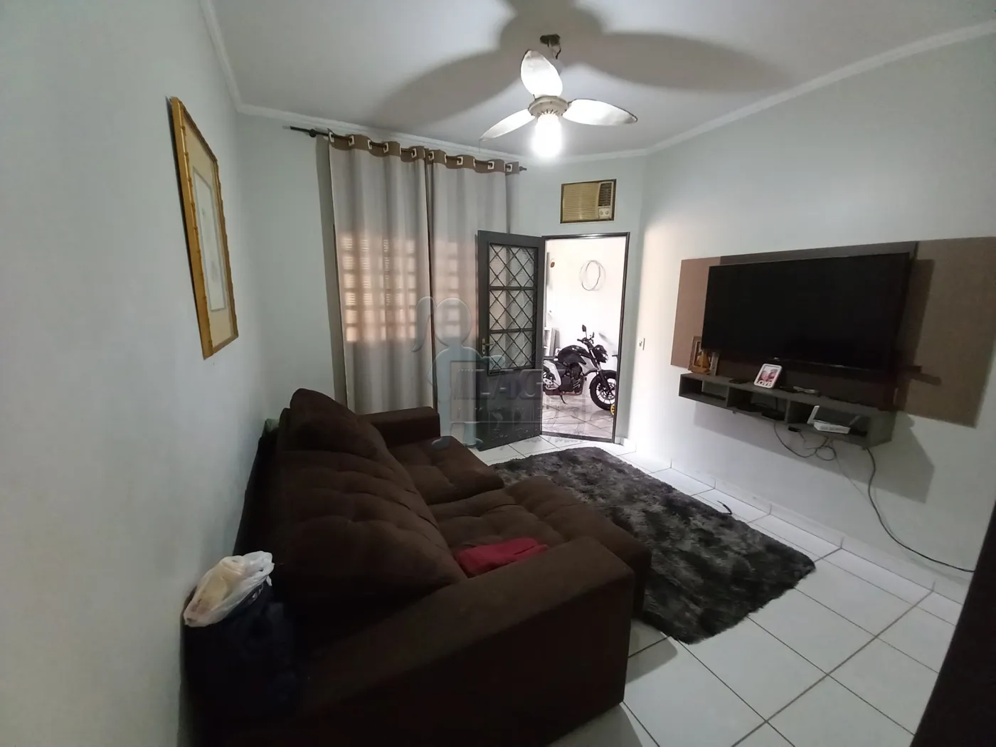 Alugar Casa / Padrão em Ribeirão Preto R$ 1.700,00 - Foto 3