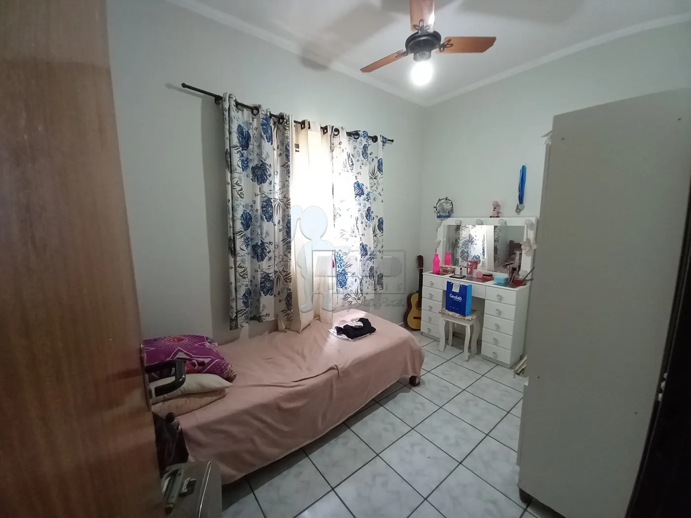 Alugar Casa / Padrão em Ribeirão Preto R$ 1.700,00 - Foto 9