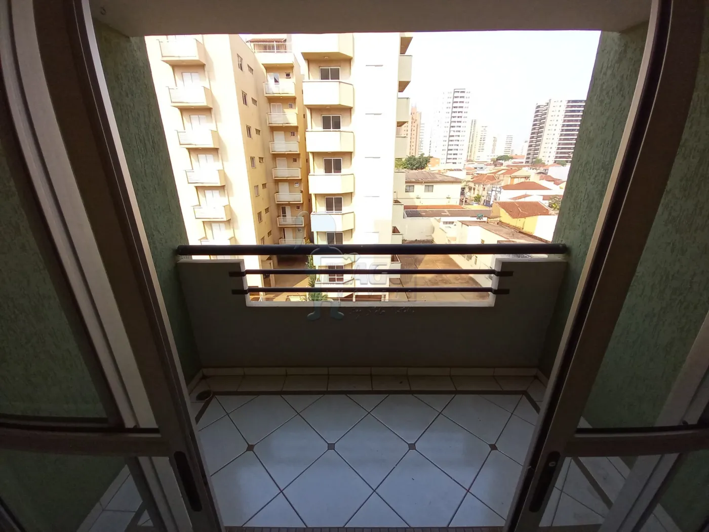 Alugar Apartamento / Padrão em Ribeirão Preto R$ 1.200,00 - Foto 2