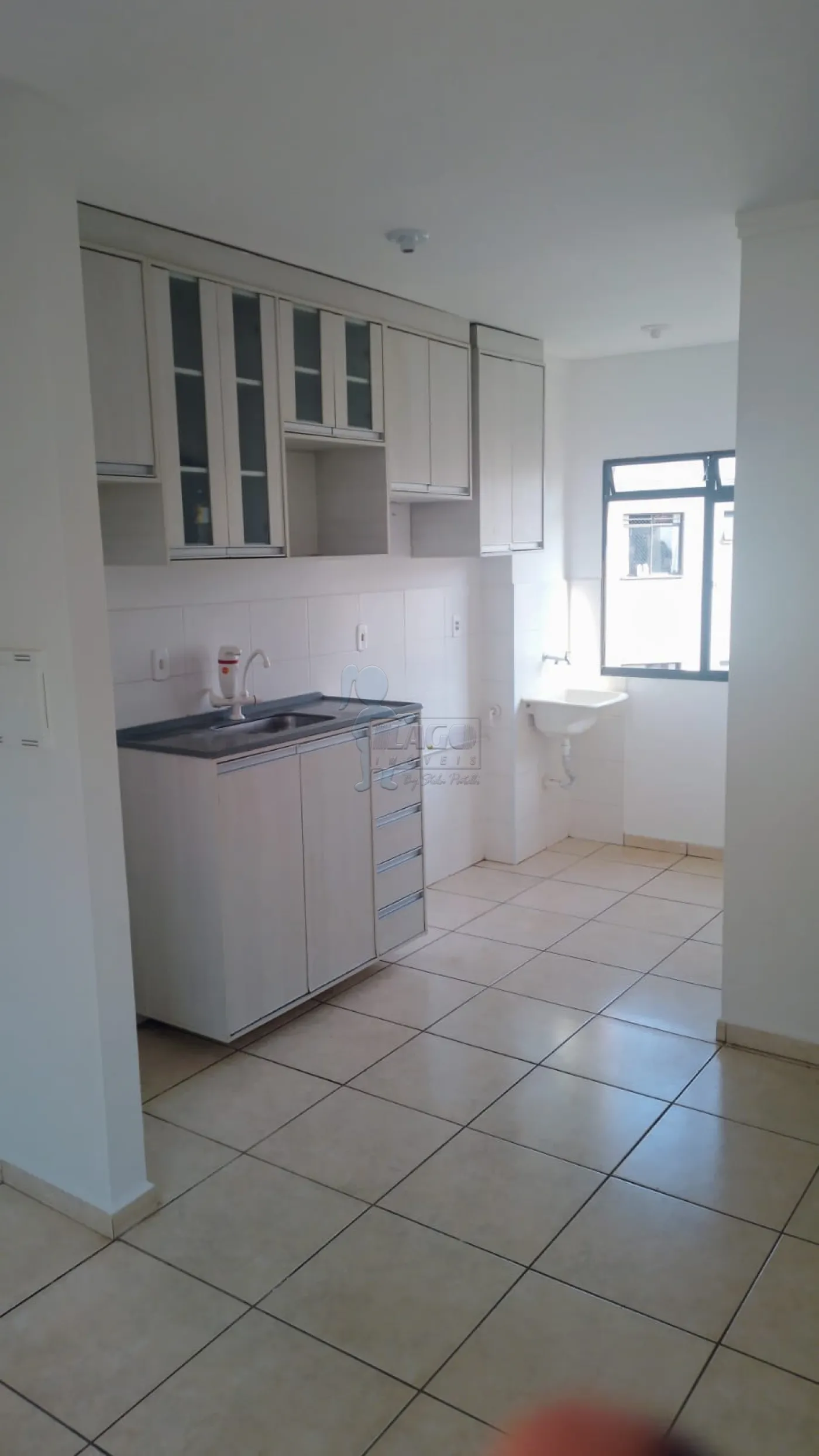 Alugar Apartamento / Padrão em Ribeirão Preto R$ 1.300,00 - Foto 2