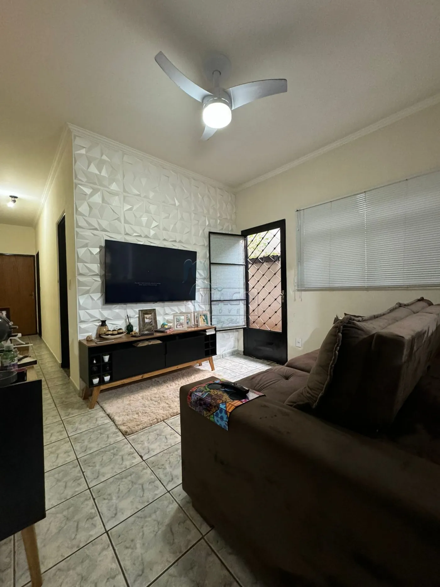 Comprar Casa / Padrão em Ribeirão Preto R$ 265.000,00 - Foto 1