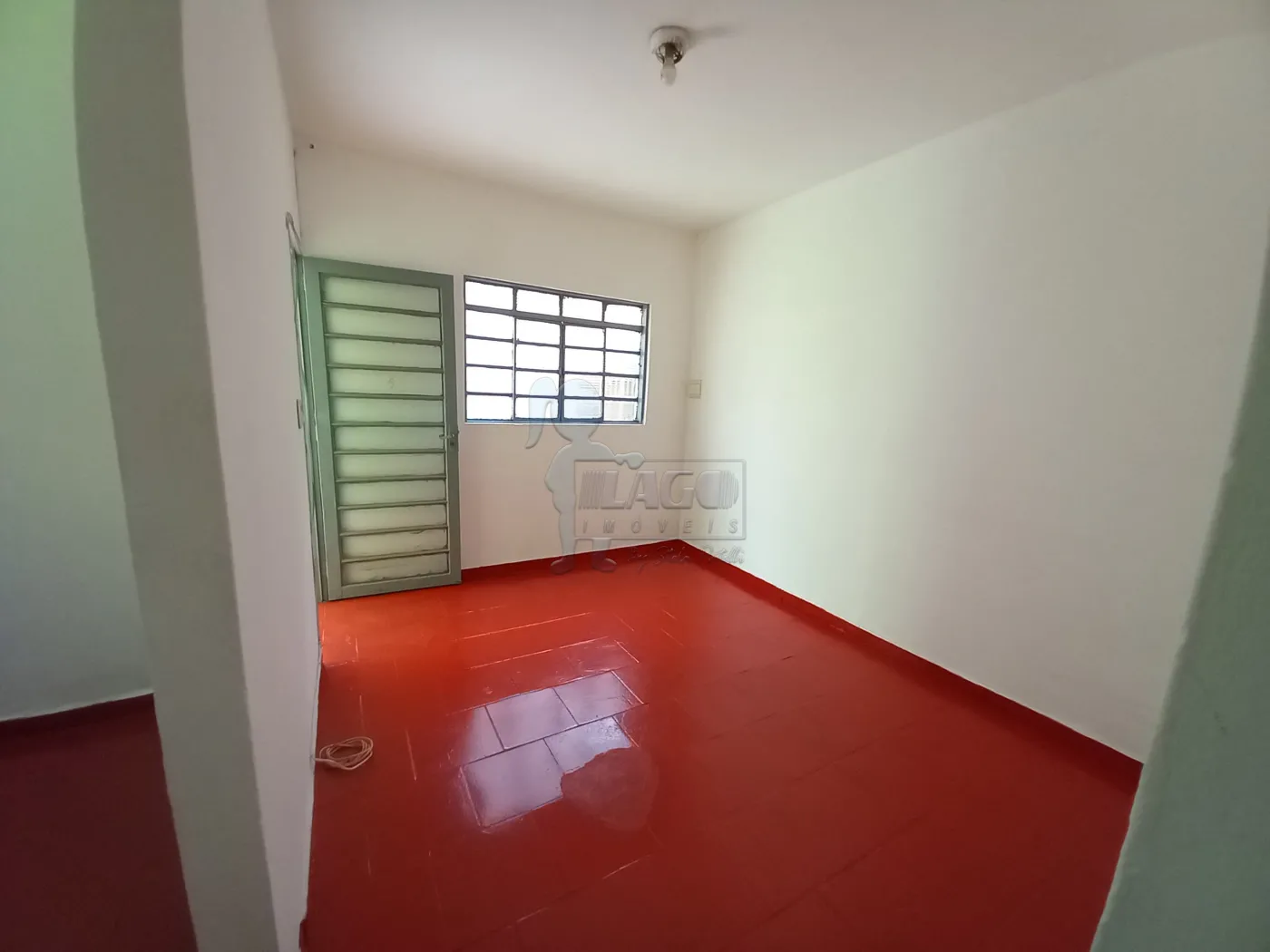 Alugar Casa / Padrão em Ribeirão Preto R$ 700,00 - Foto 2