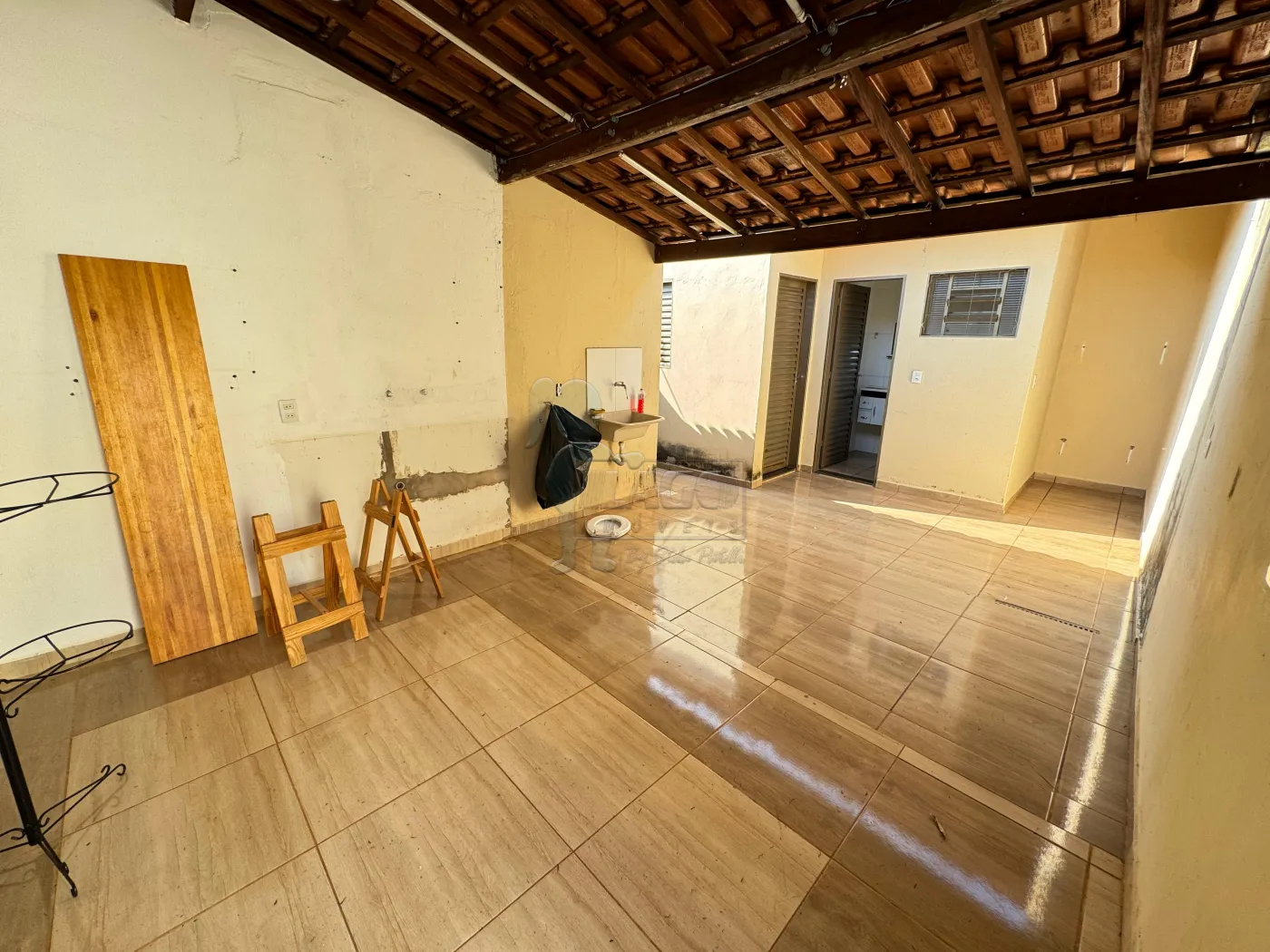 Comprar Casa / Padrão em Ribeirão Preto R$ 240.000,00 - Foto 1