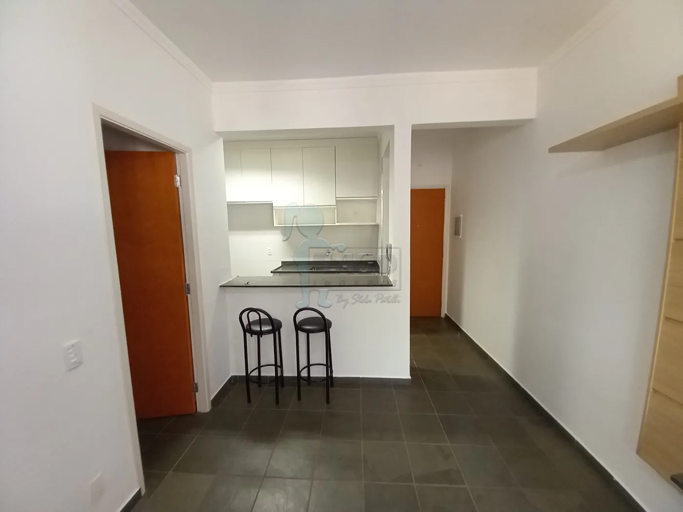 Alugar Apartamento / Padrão em Ribeirão Preto R$ 1.050,00 - Foto 2